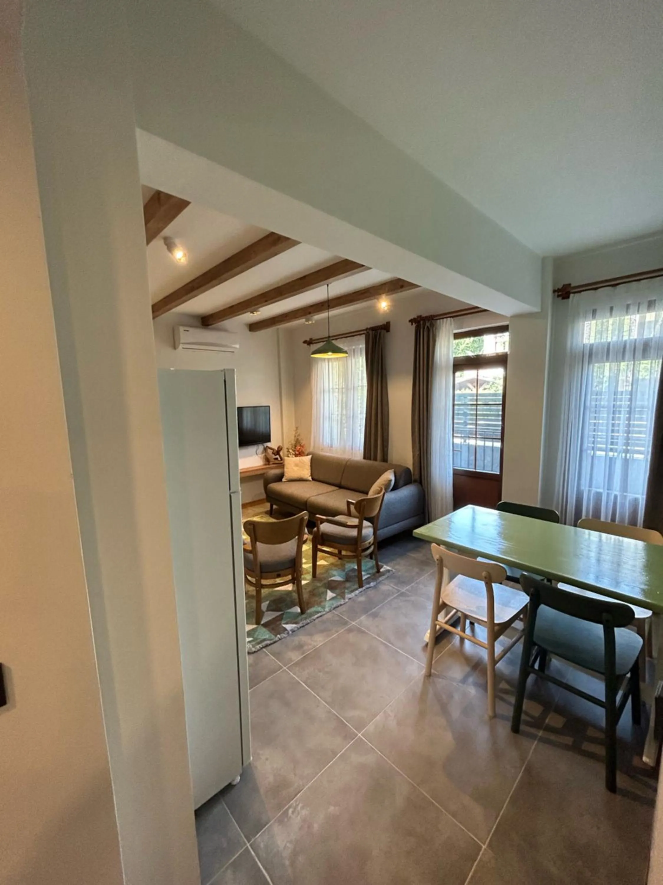 TV and multimedia in Avlu Villas & Apartments