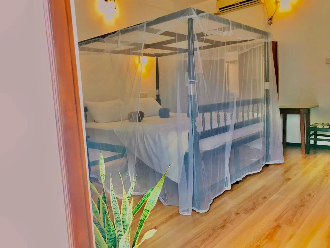 Deluxe Double Room with Balcony in Mirissa Beach Inn