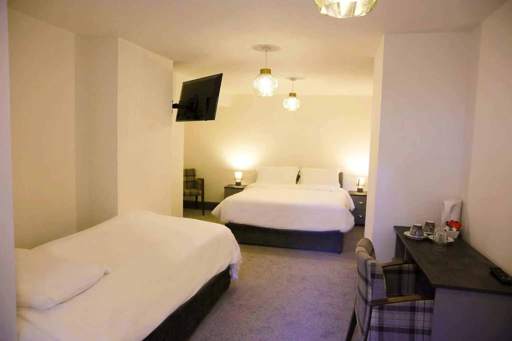 TV and multimedia, Bed in The George Wright Boutique Hotel, Bar & Restaurant