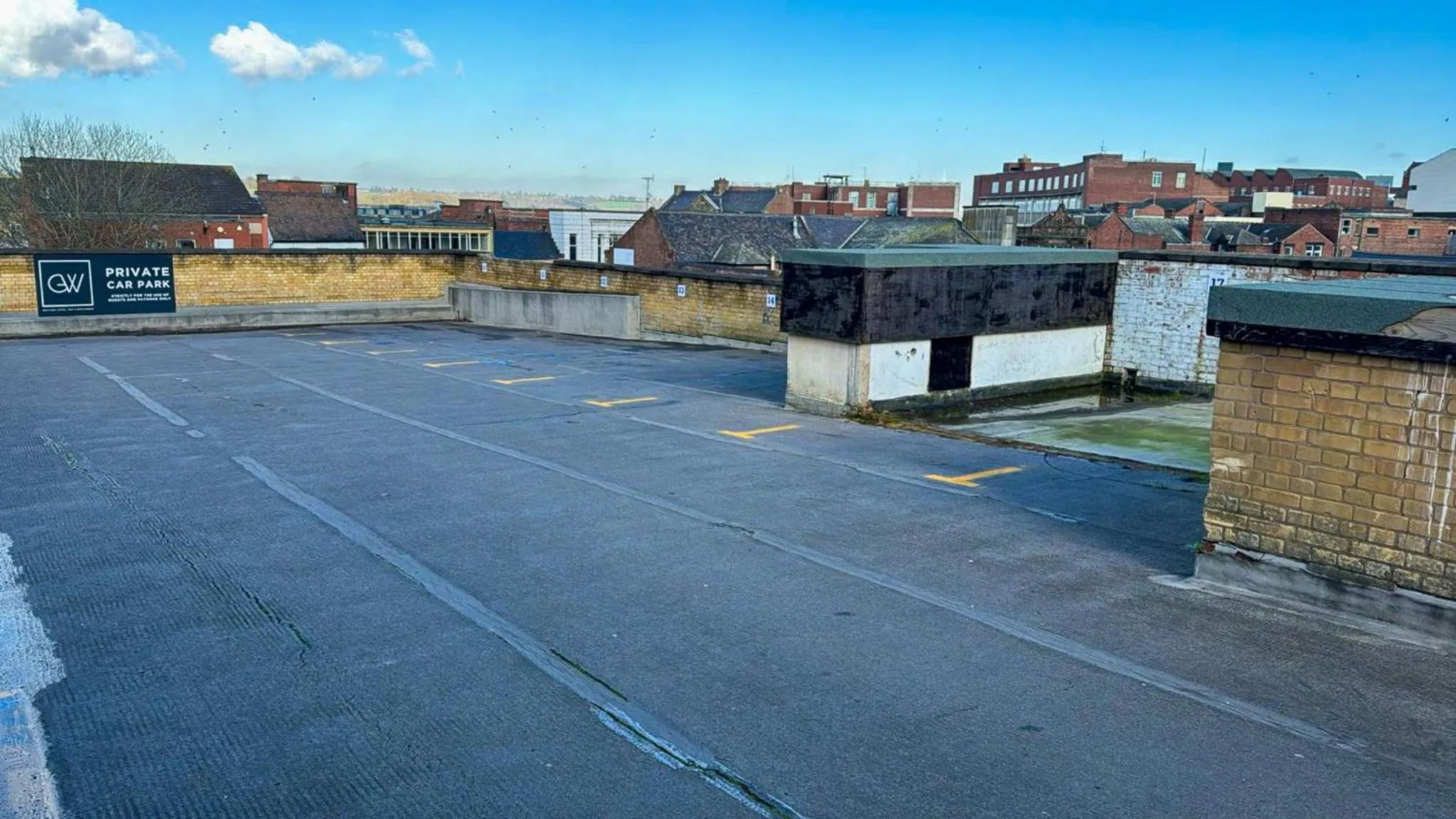 Parking in The George Wright Boutique Hotel, Bar & Restaurant