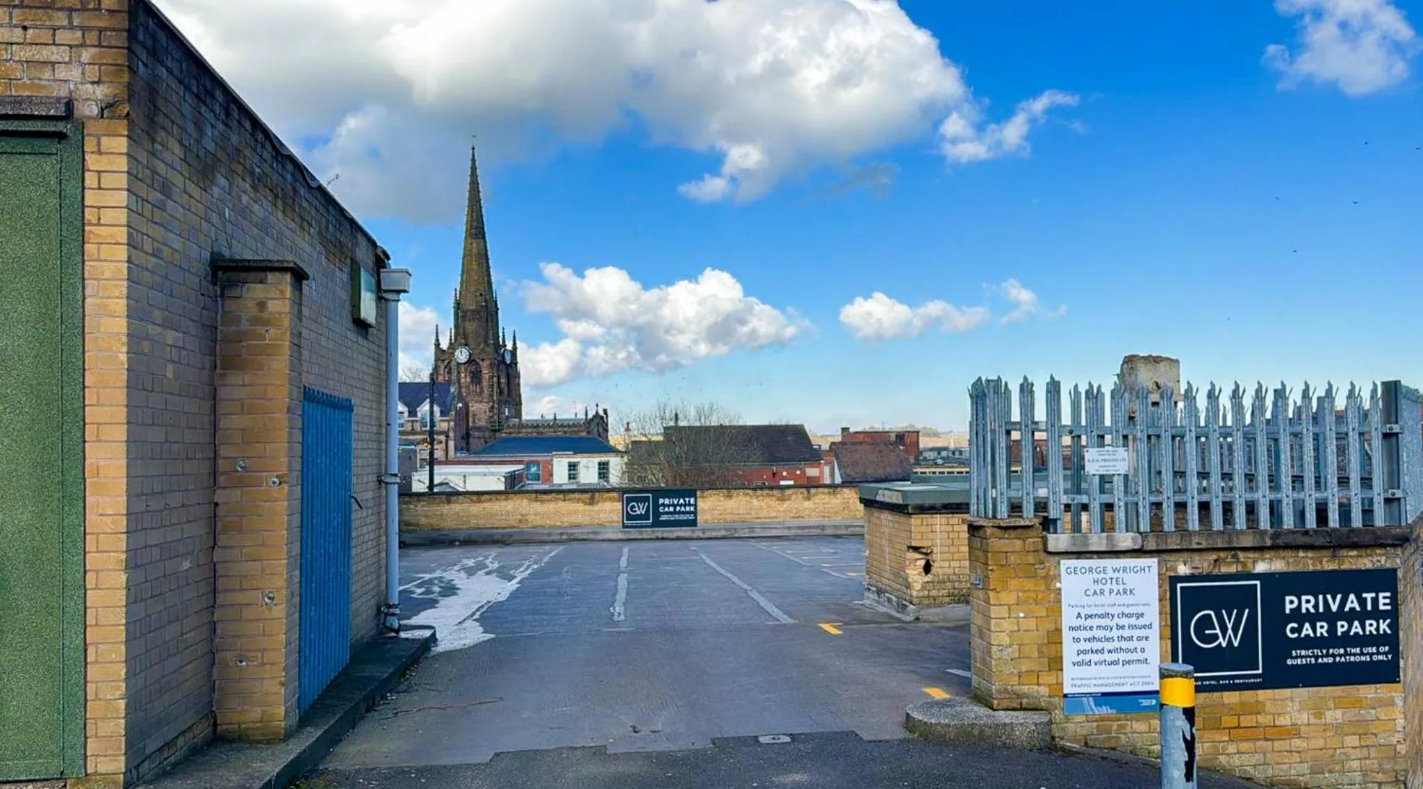 Parking in The George Wright Boutique Hotel, Bar & Restaurant