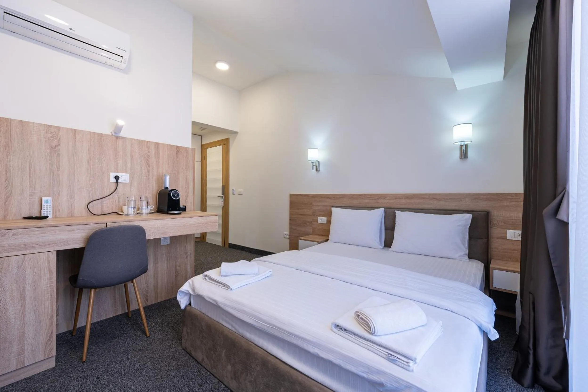 Bed in Rooftop Apartments & Rooms