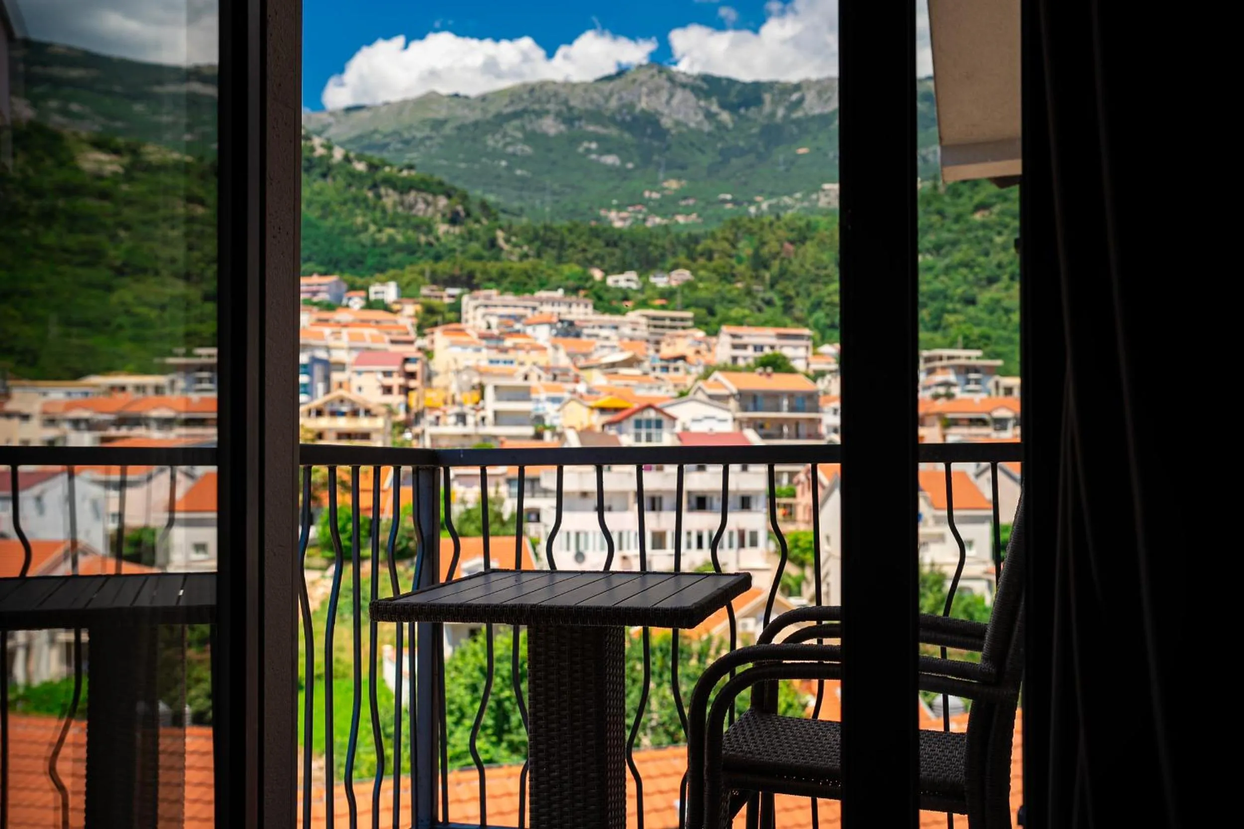 Day in Rooftop Apartments & Rooms
