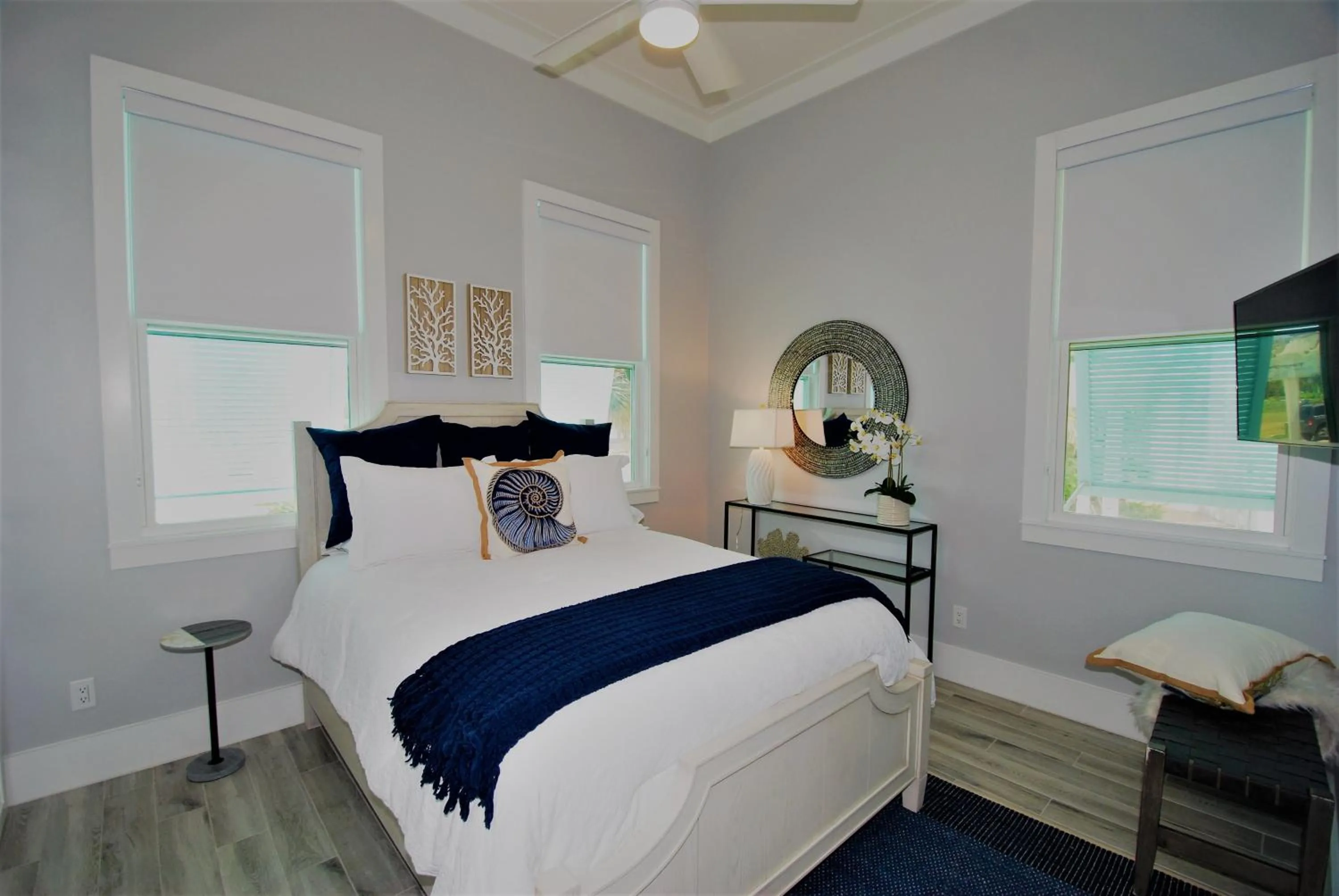 Bedroom, Bed in Seaglass Cottage - Private home at The Shores home