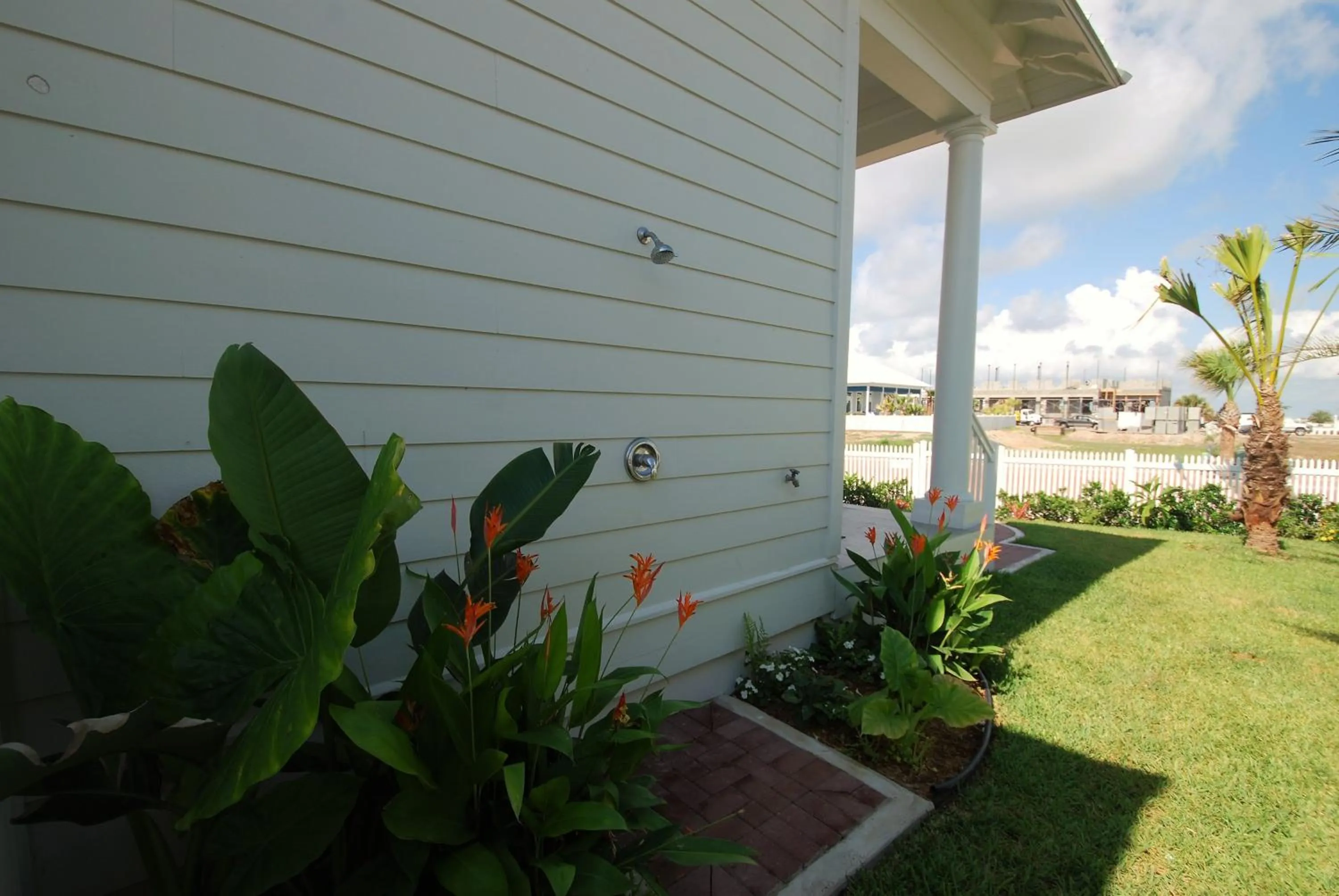 Garden in Seaglass Cottage - Private home at The Shores home
