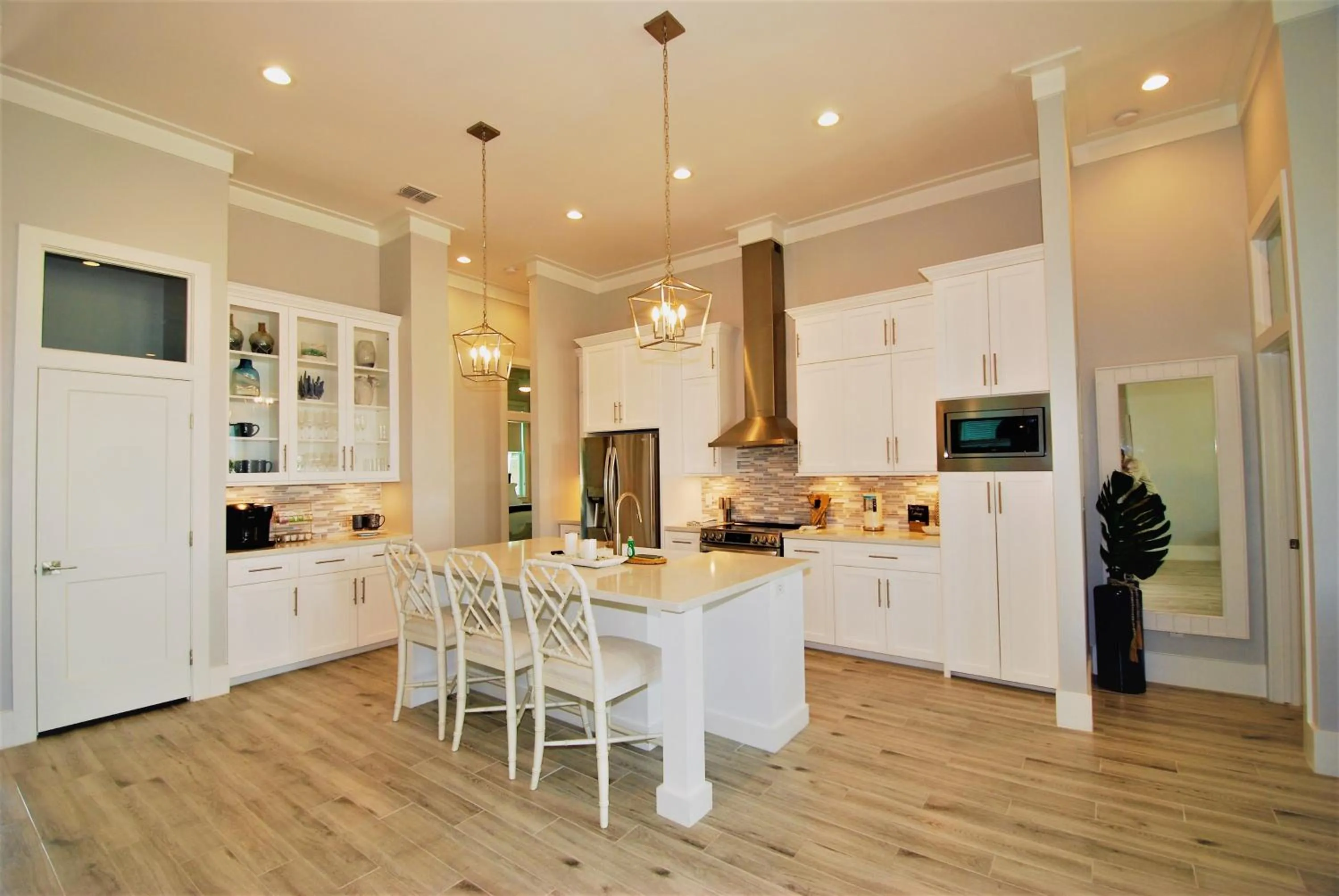 Kitchen or kitchenette in Seaglass Cottage - Private home at The Shores home