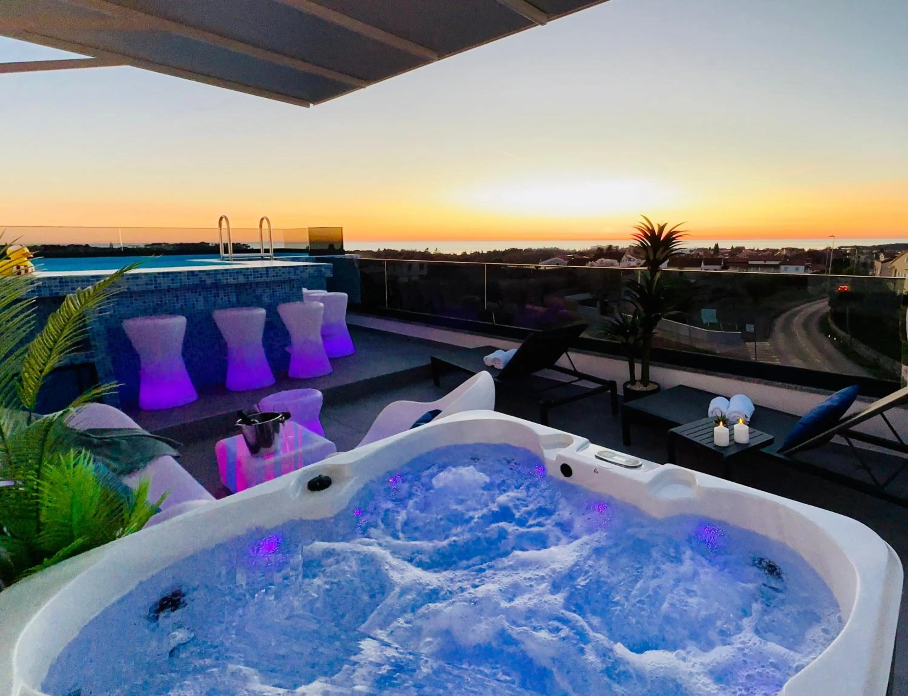 Hot Tub in Penthouse Blue Horizon- a luxury penthouse with infinity pool, hot tub, sauna and sea views!