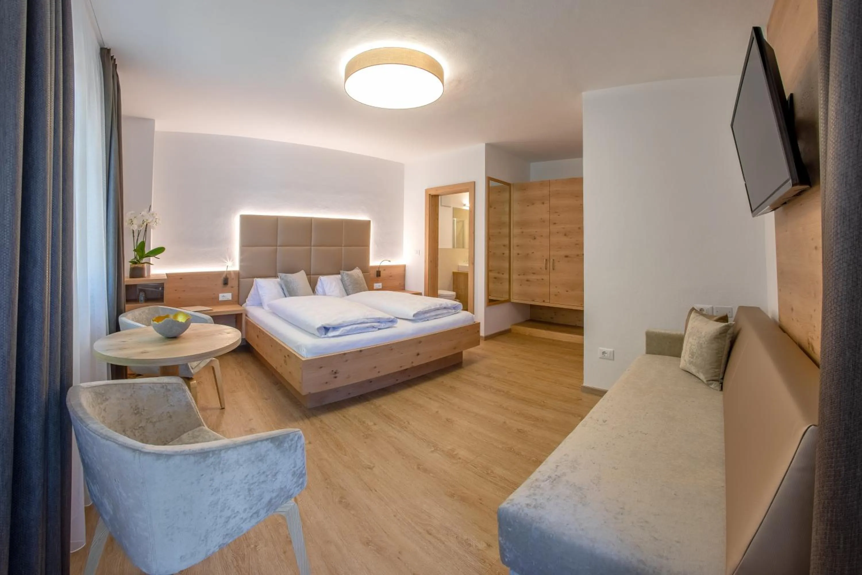 Photo of the whole room, Bed in Garni Hotel Am Meilenstein