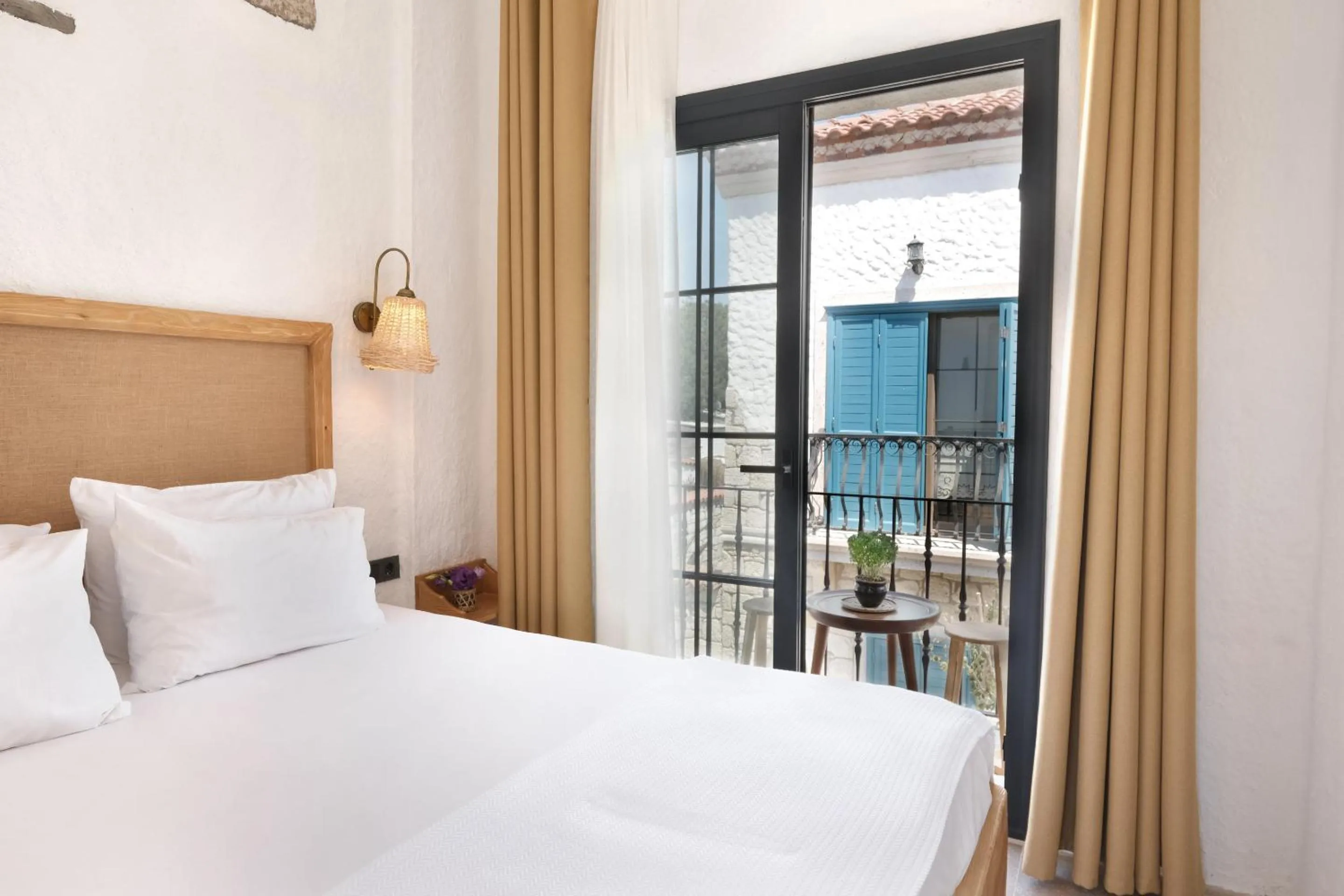 Balcony/Terrace, Bed in Armel Alaçatı Konaklama