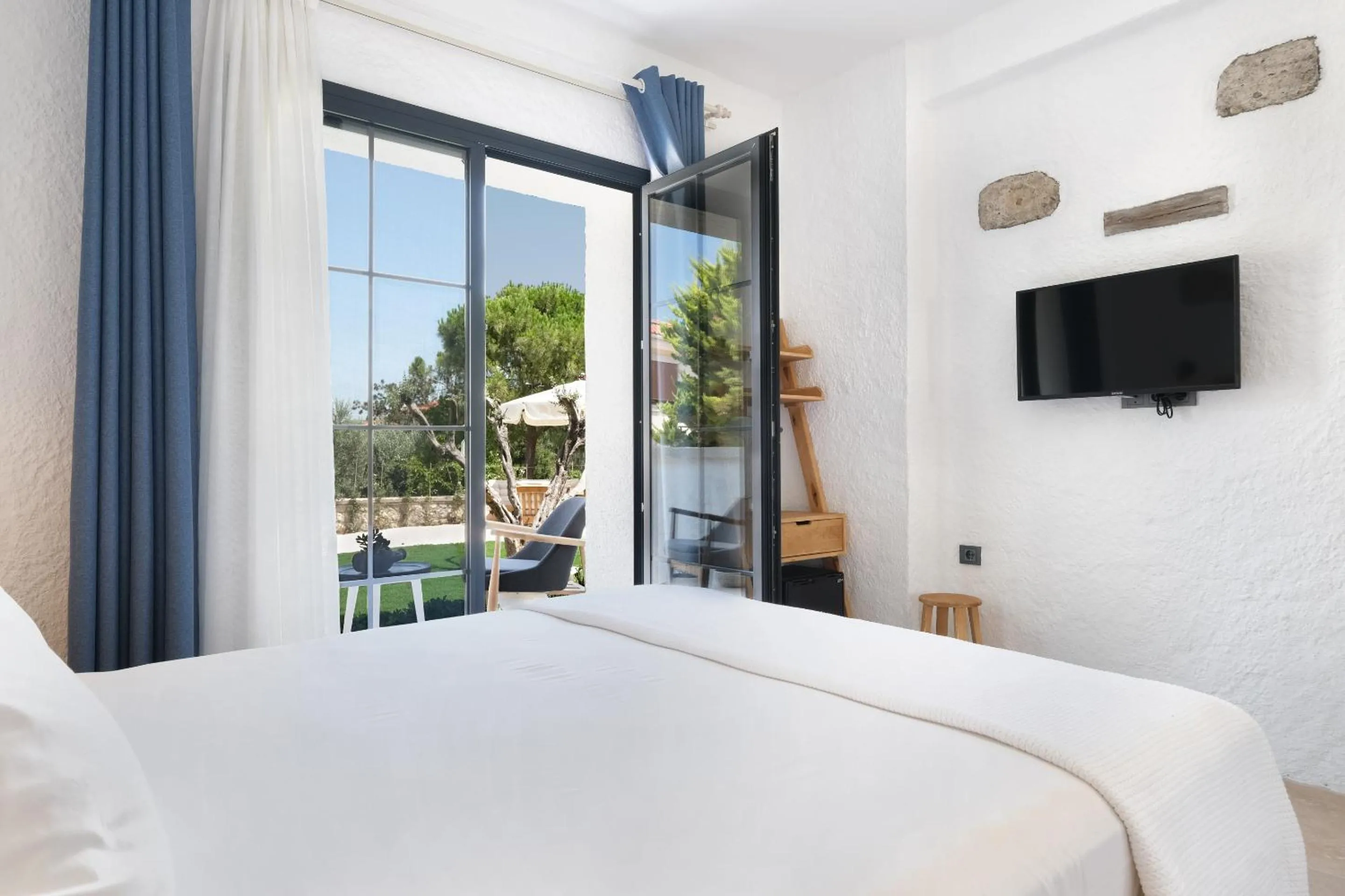 TV and multimedia, Bed in Armel Alaçatı Konaklama