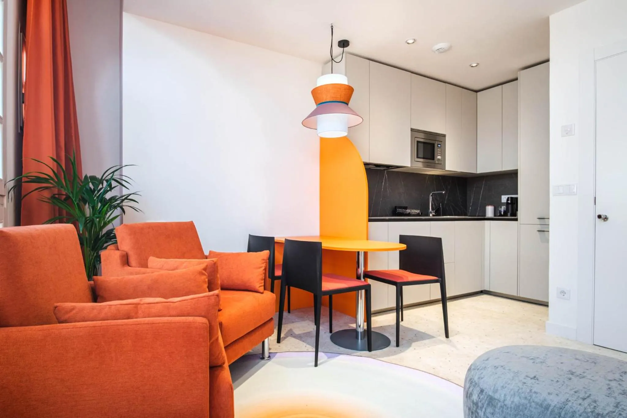 Kitchen or kitchenette in Apartamentos El Reloj