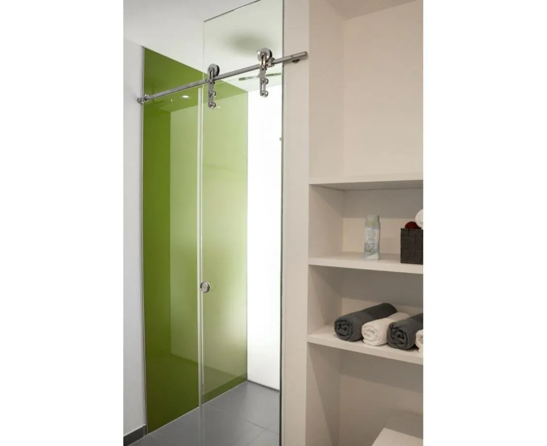 Shower in Seven Hotel + Boardinghouse