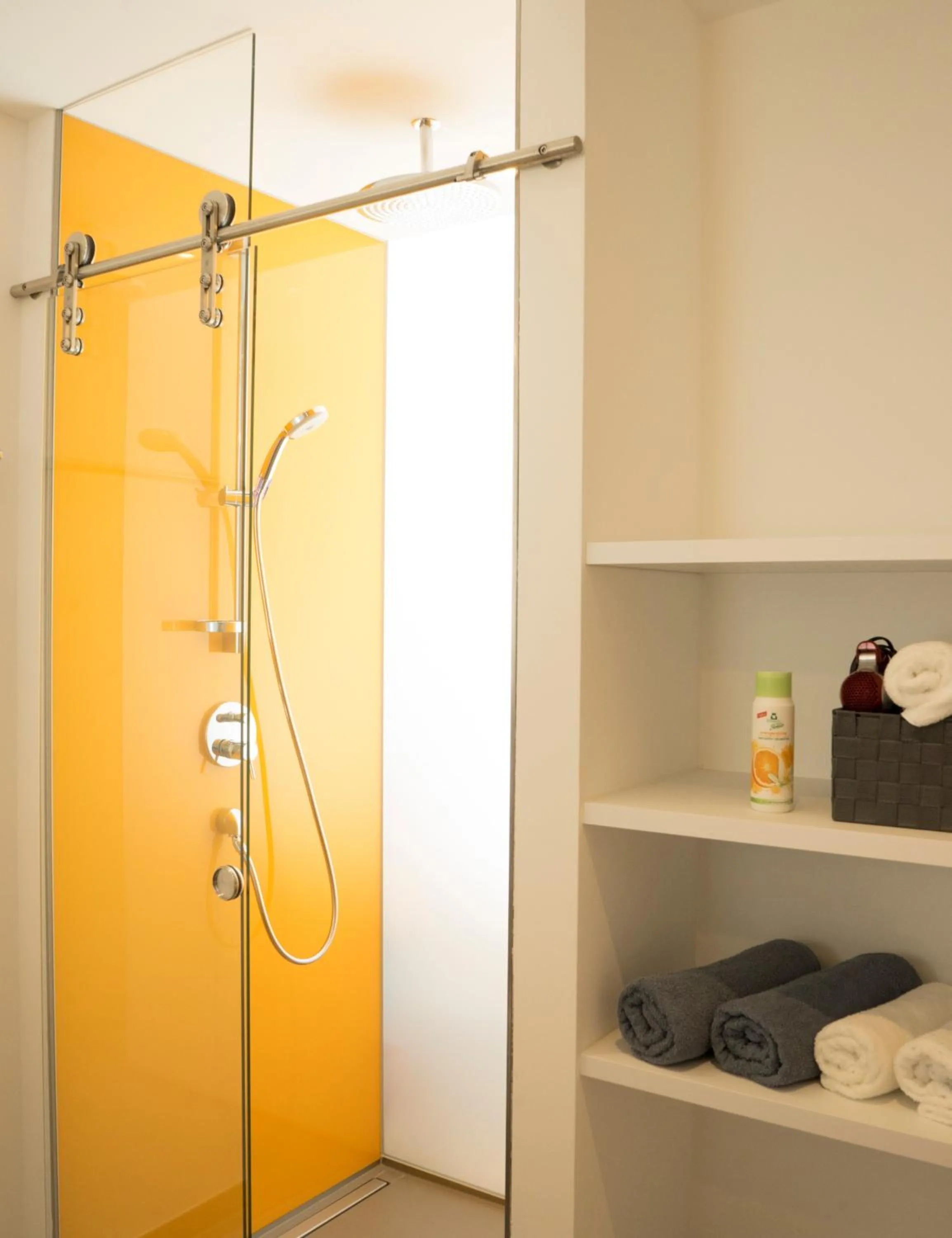 Shower in Seven Hotel + Boardinghouse