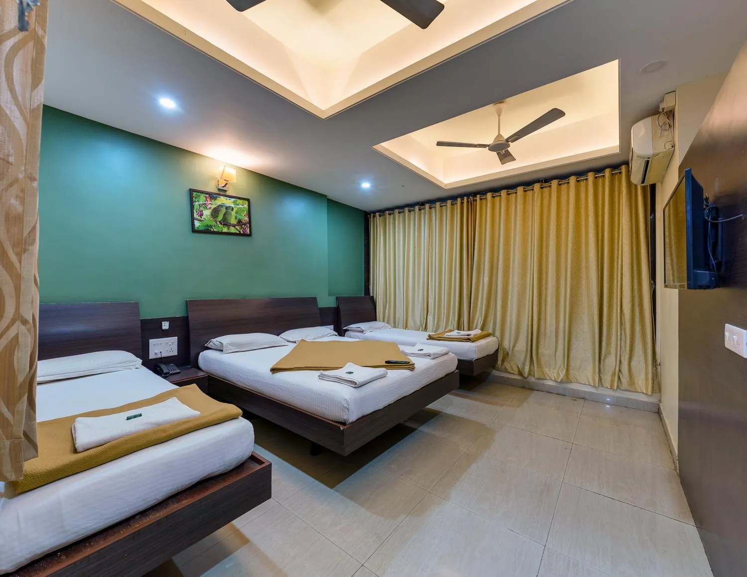 Bed in Hotel RadhaKrishna-Couple Friendly