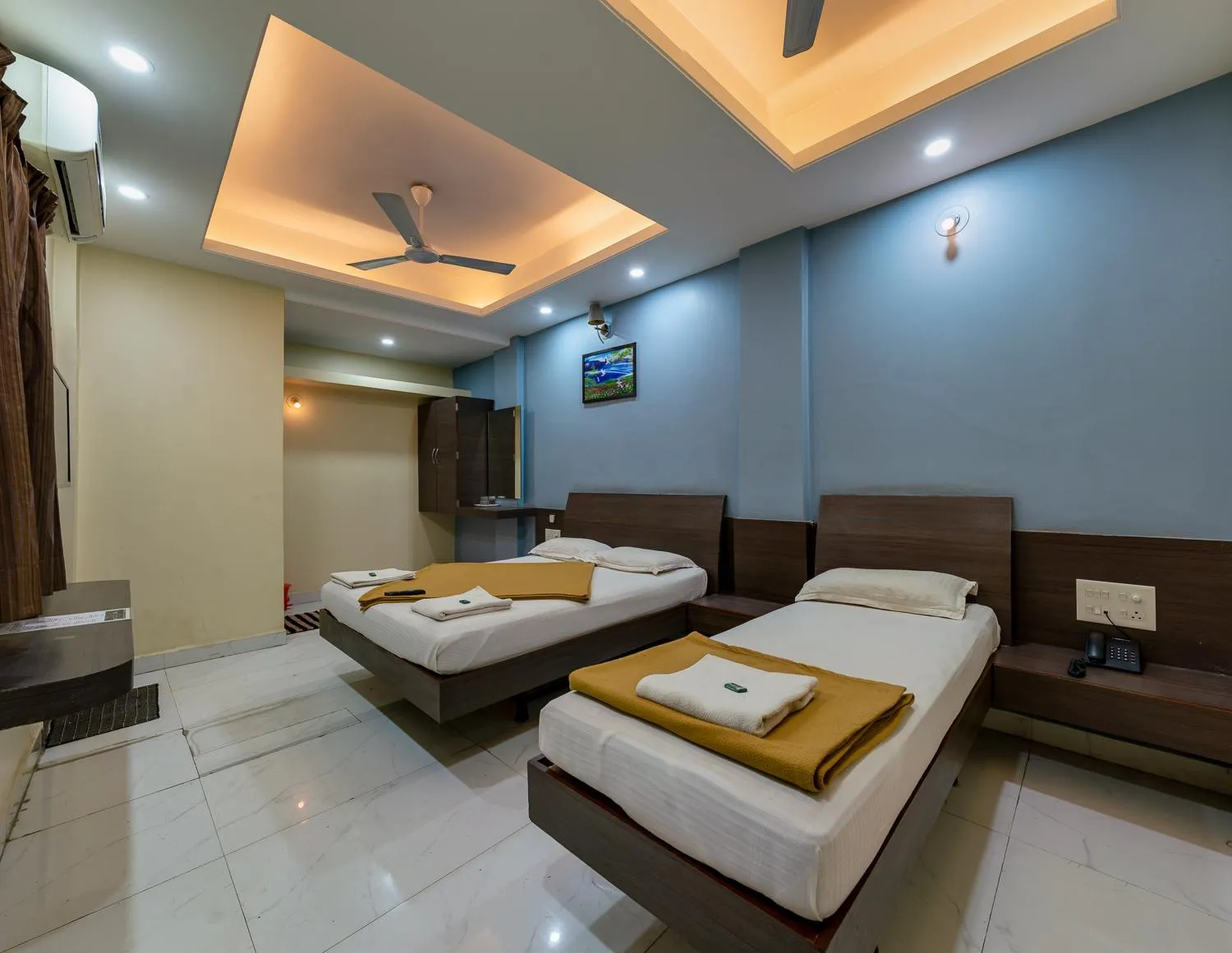 Bed in Hotel RadhaKrishna-Couple Friendly