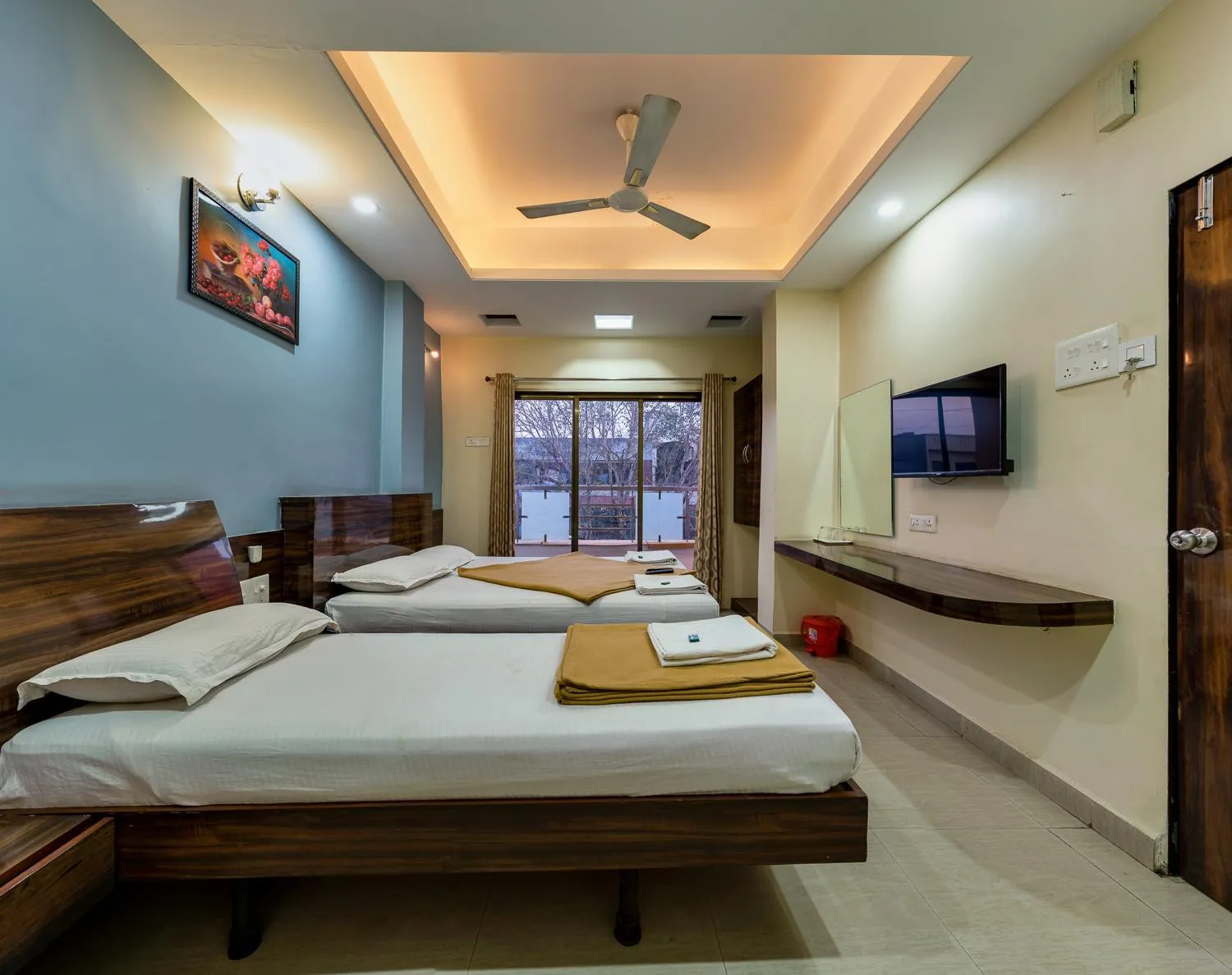 Bed in Hotel RadhaKrishna-Couple Friendly