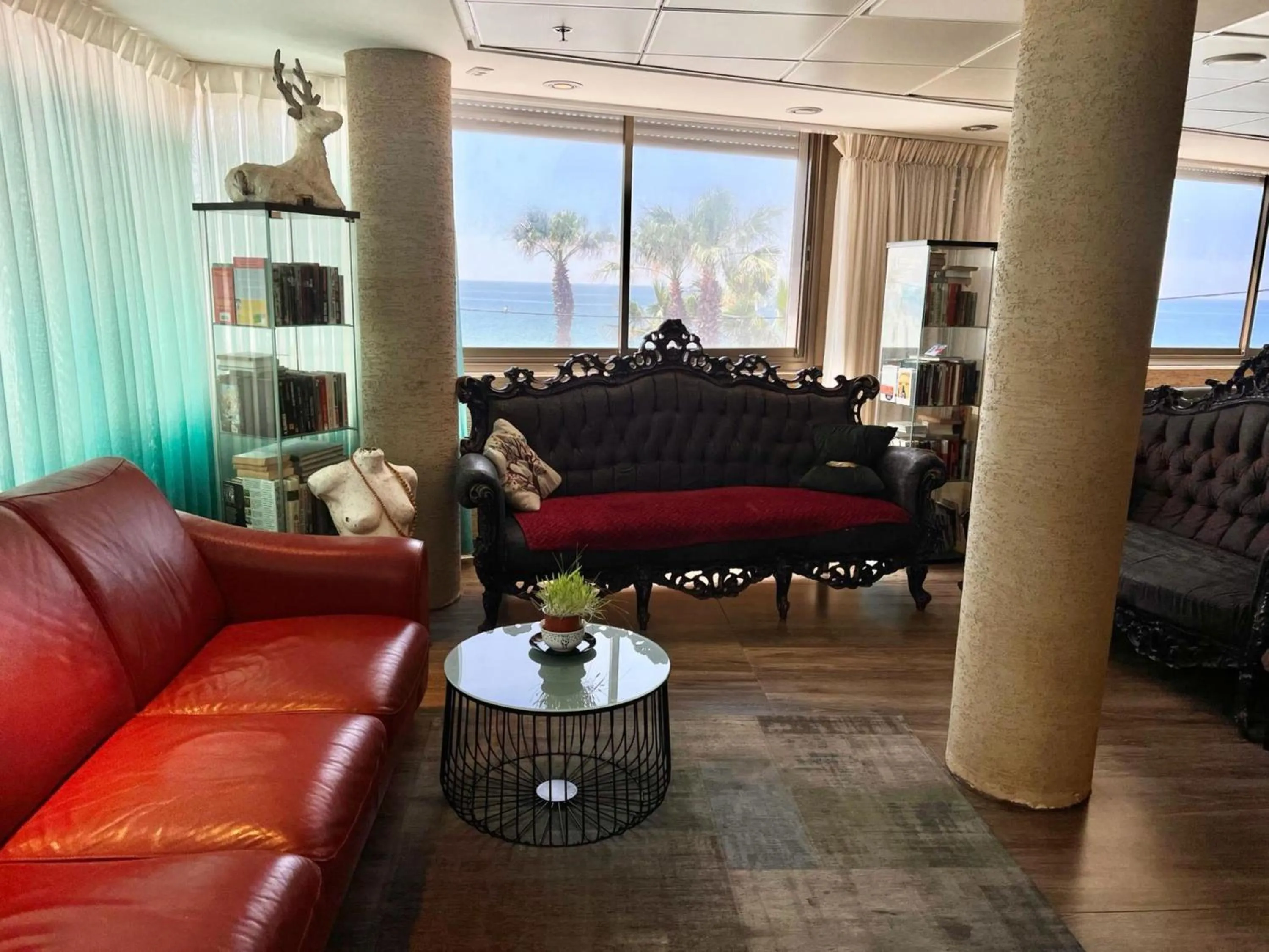 Lobby or reception in Elis Boutique Hotel