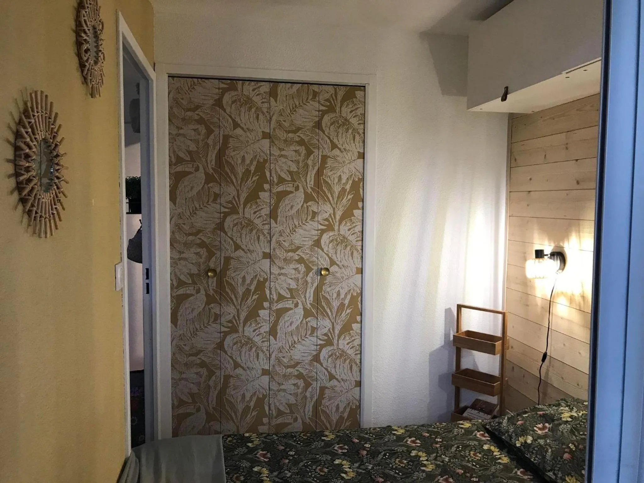 Joli studio vue Mont Saint Clair, parking, ménage et linge de lit inclus