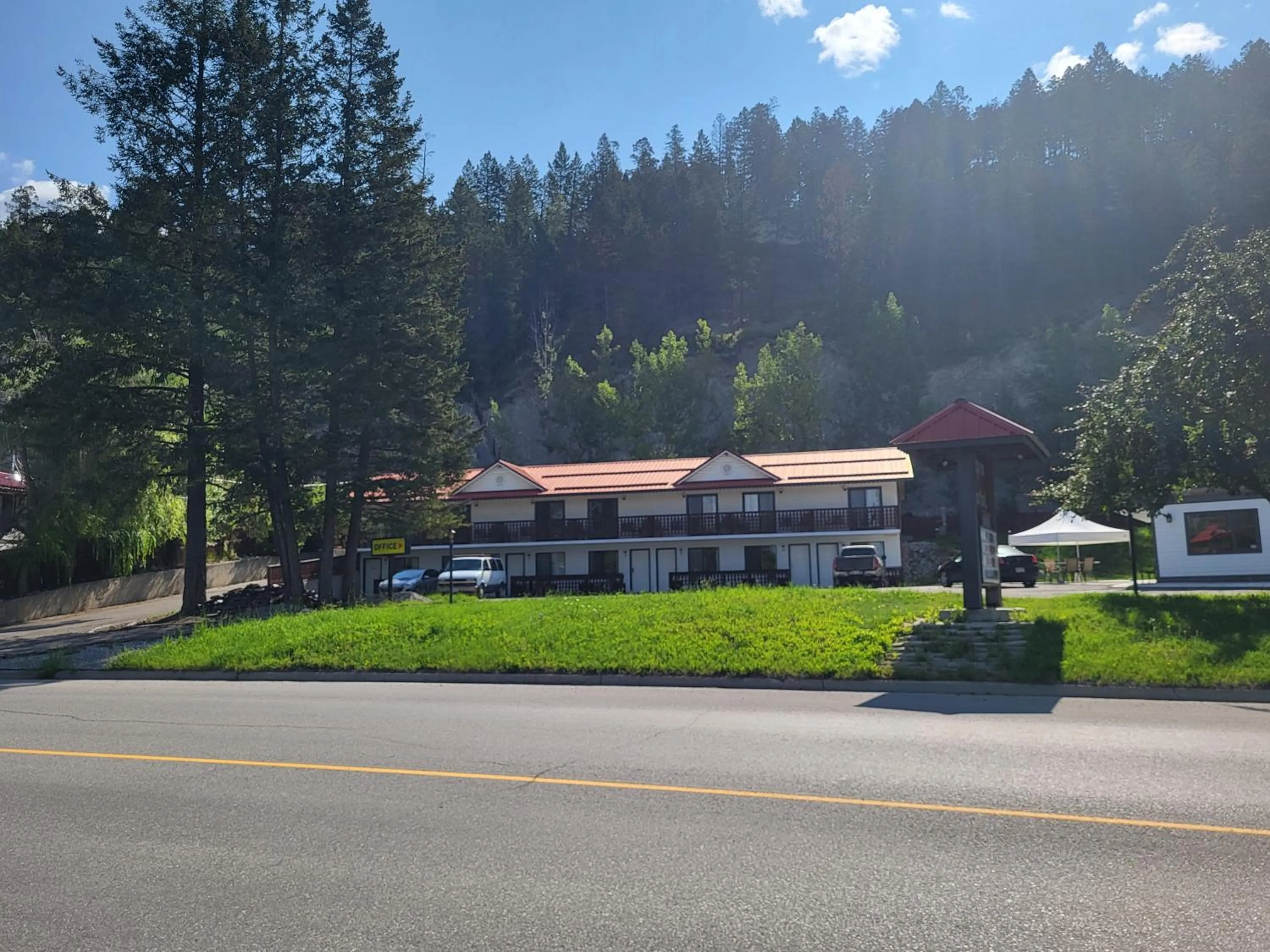 Property building in Alpen Motel