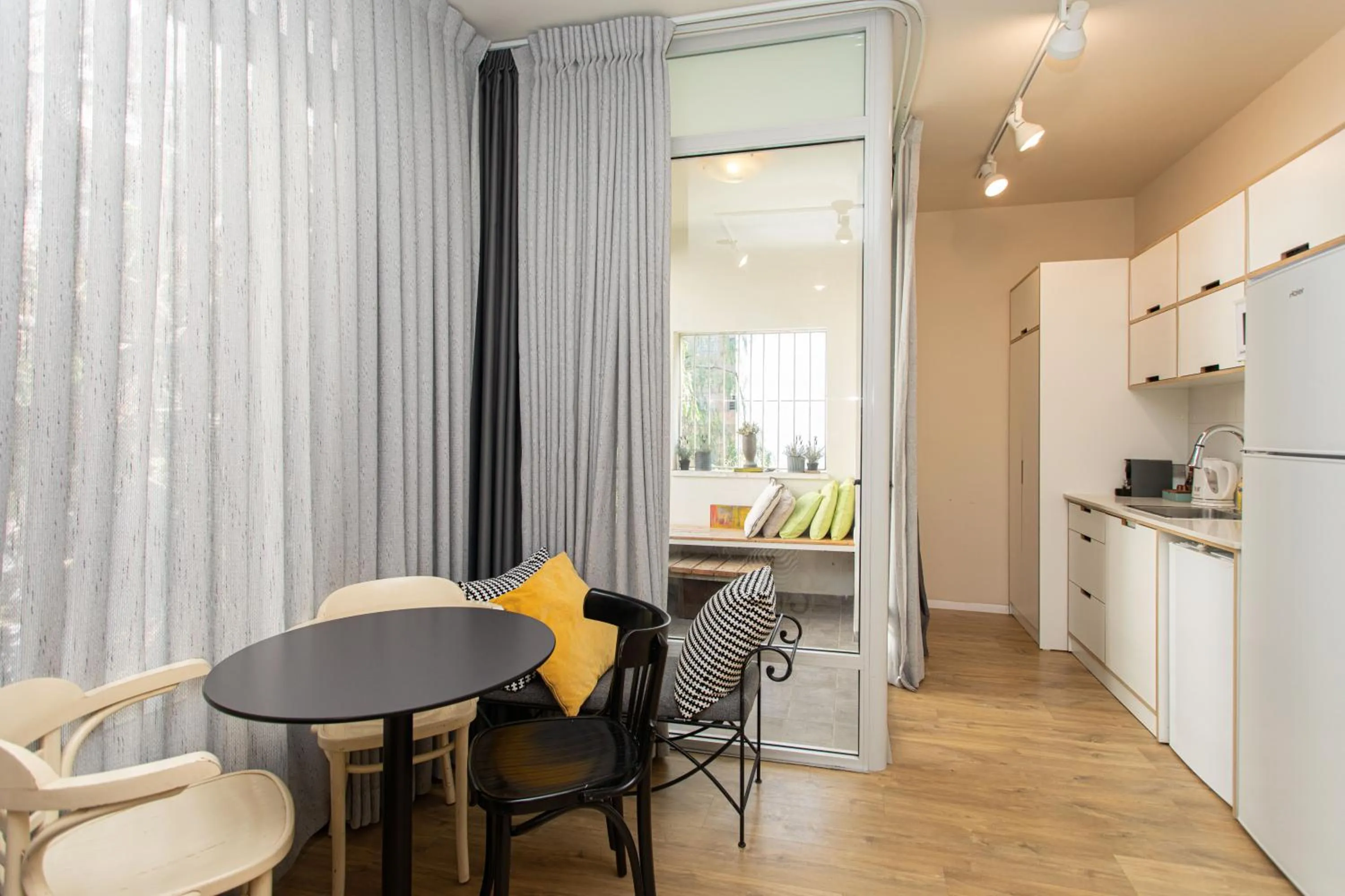 Dining area in Hanasi 129 - Boutique Apartments