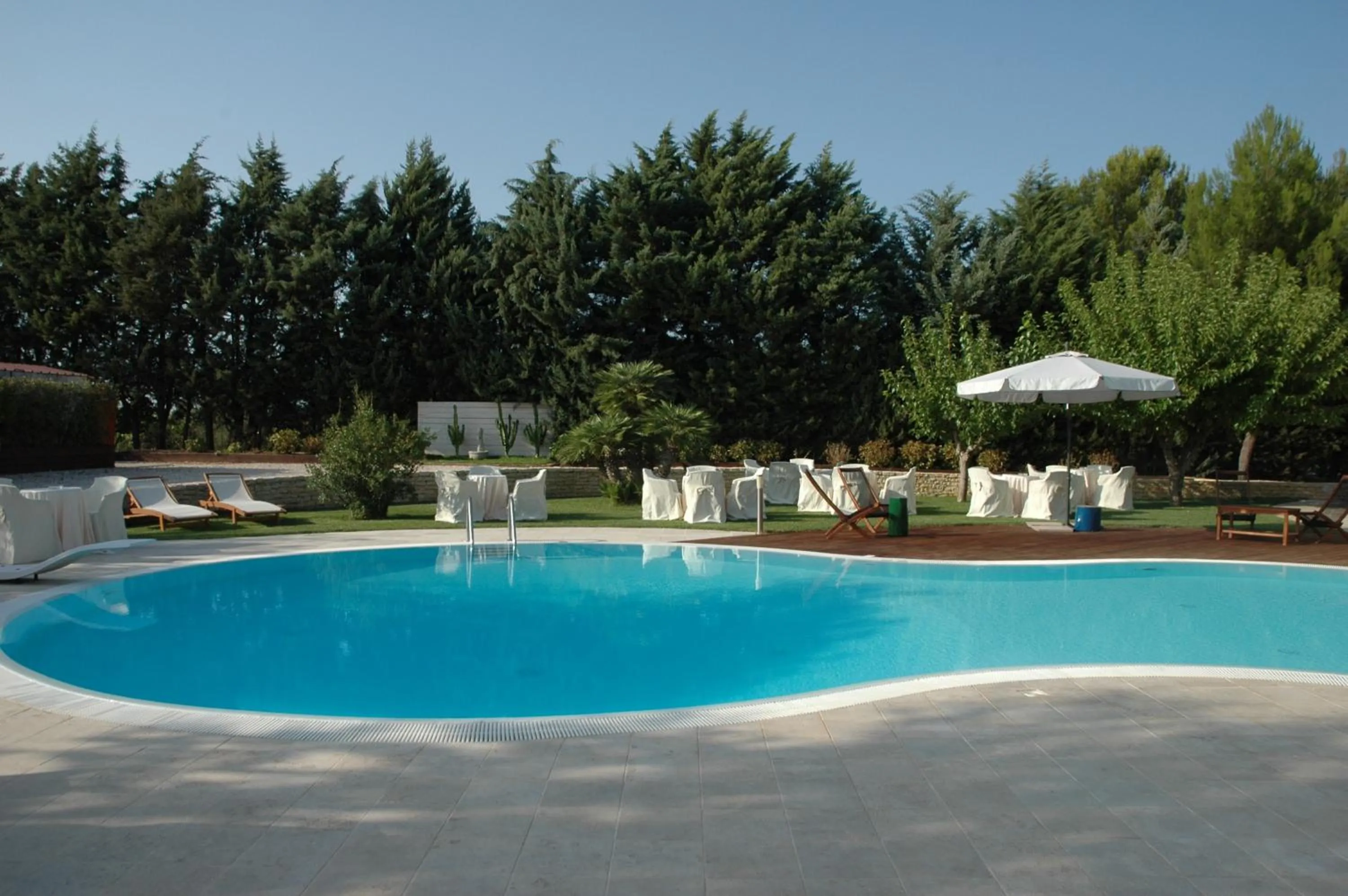 Swimming pool in Alfieri Cottage