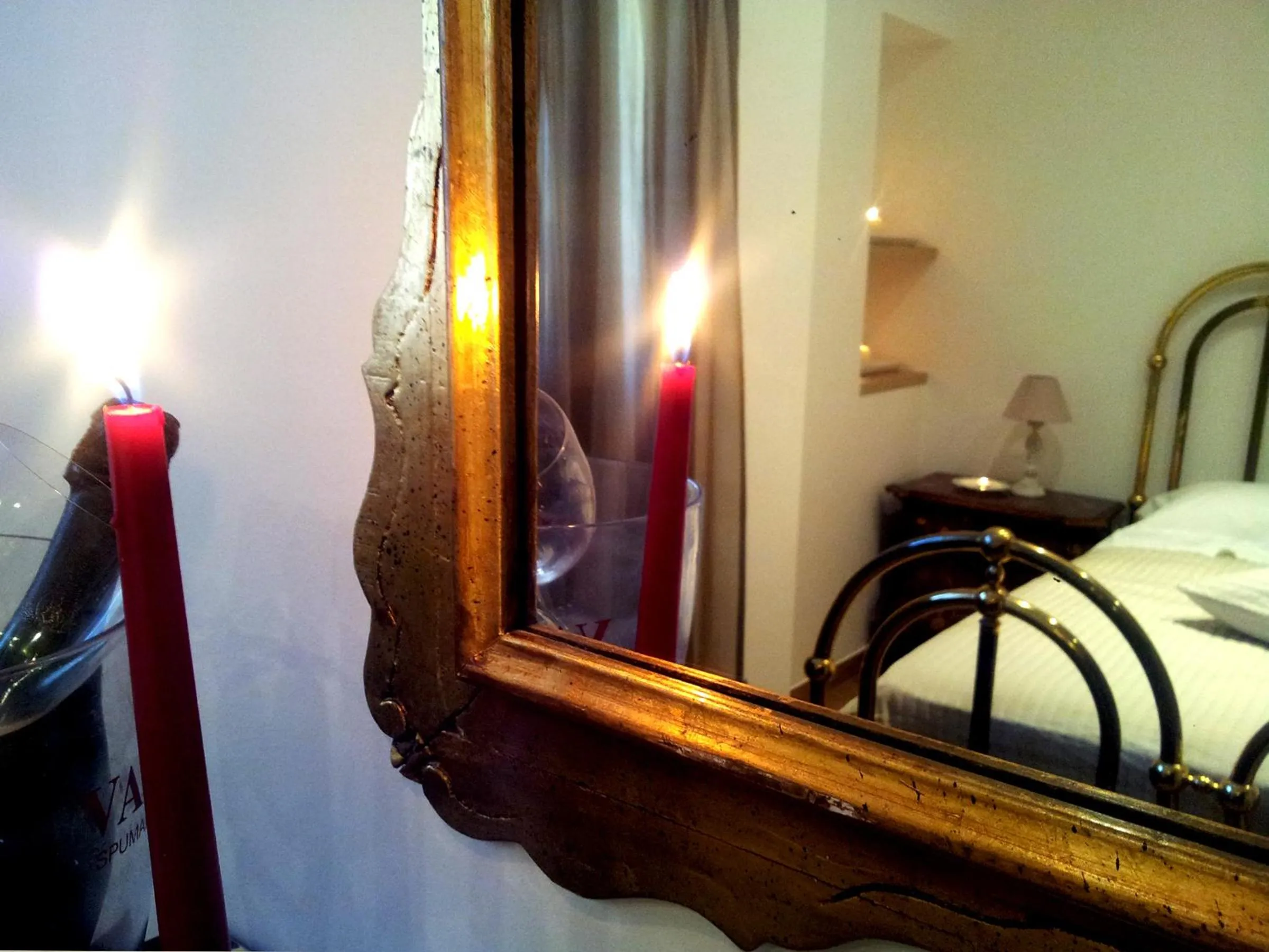 Decorative detail, Bed in Alfieri Cottage