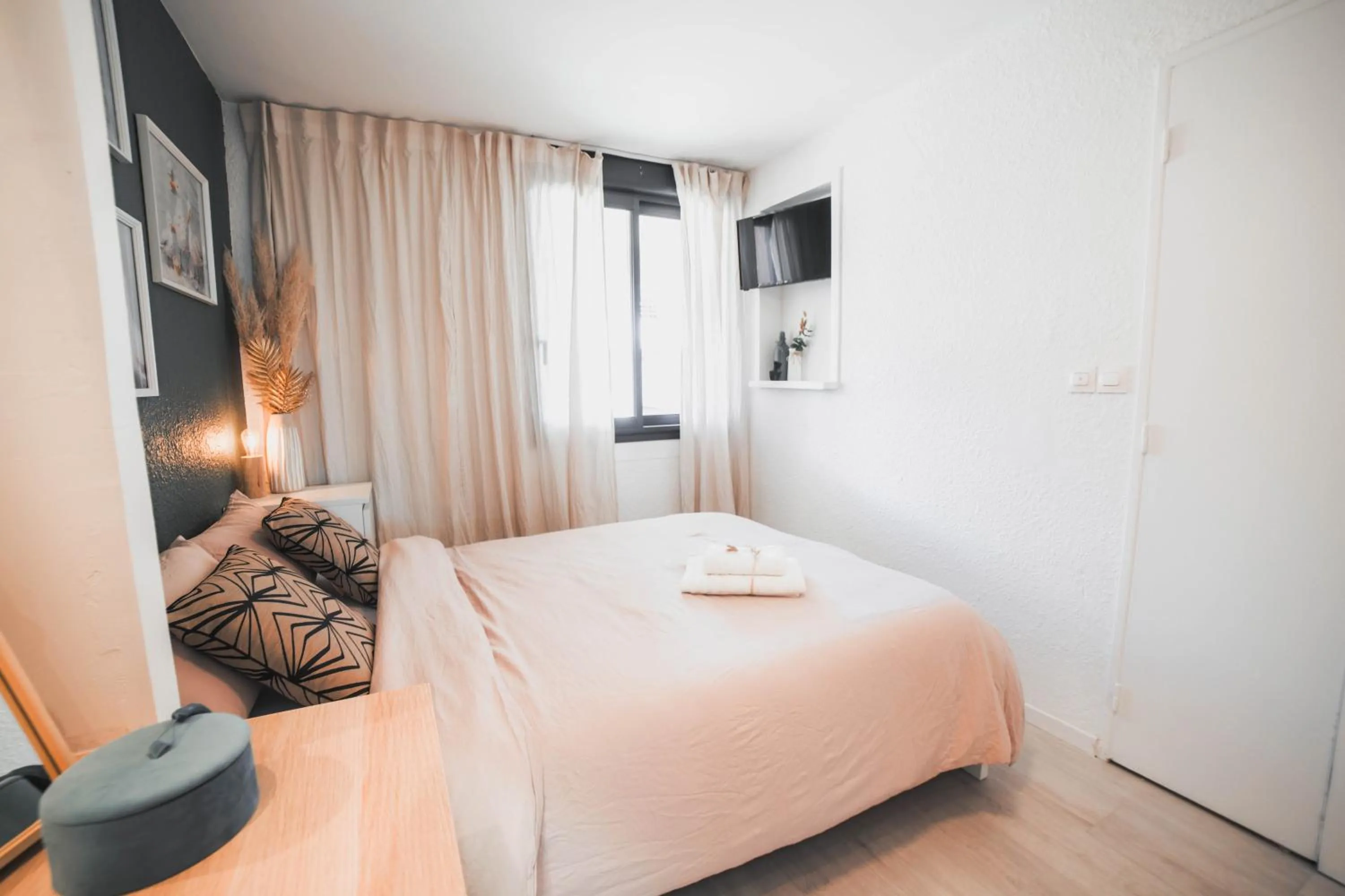 Bed in T3- un Oasis rénové et climatisé au centre de LGM