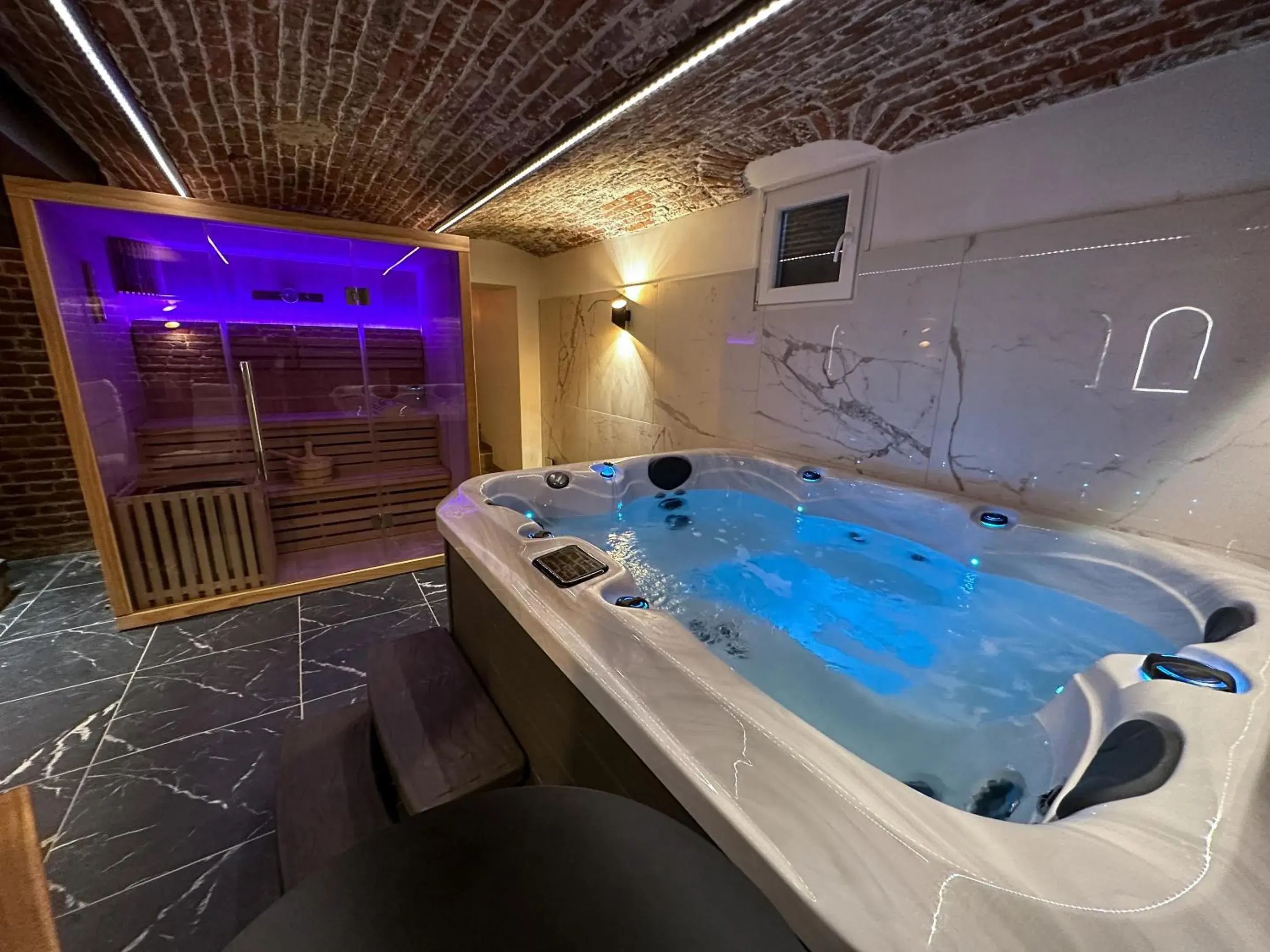 Le Bijou - Appartement, Sauna et Jacuzzi - Lille Le Bijou - Appartement, Sauna et Jacuzzi - Lille