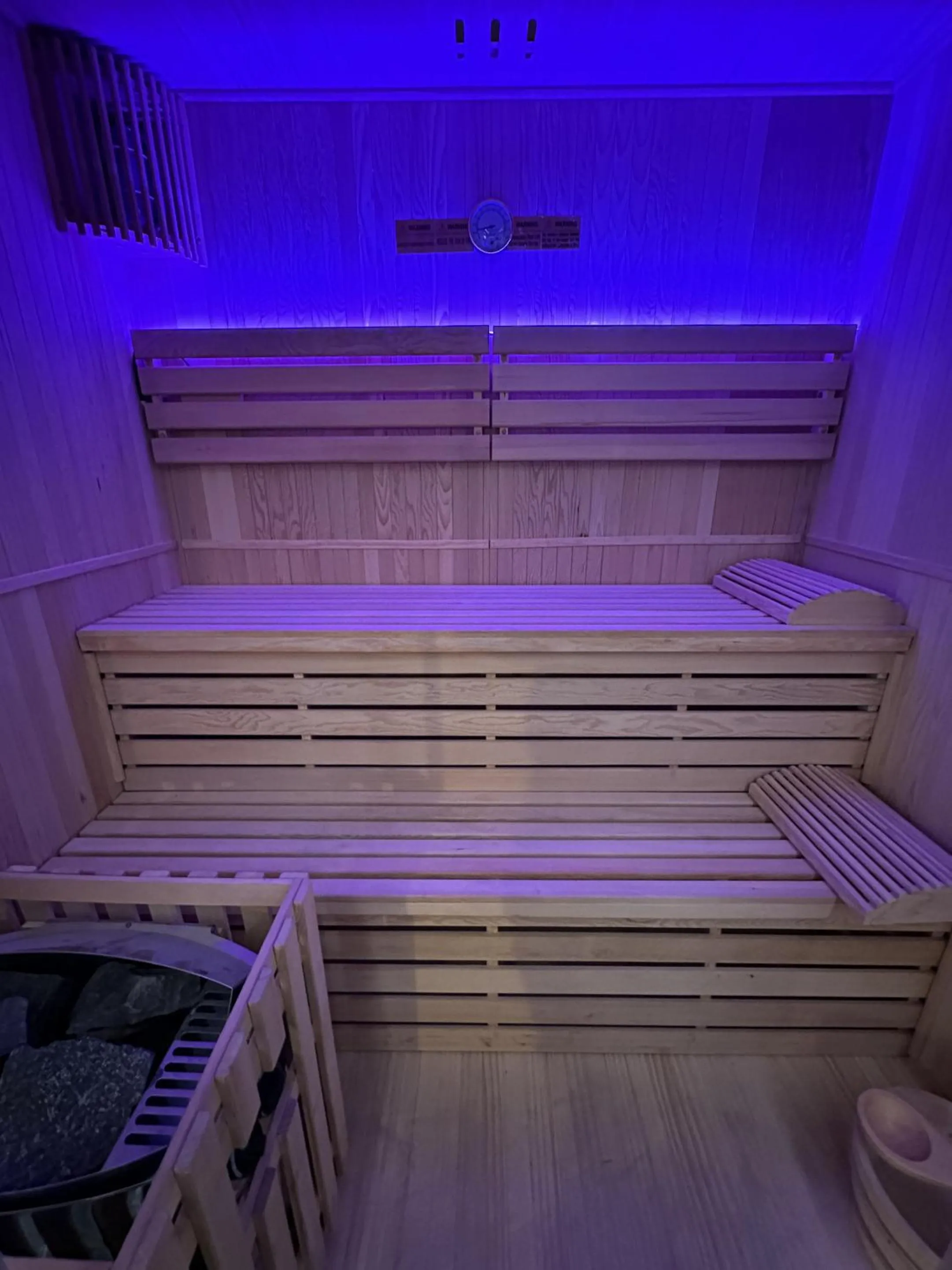 Spa and wellness centre/facilities in Le Bijou - Appartement, Sauna et Jacuzzi - Lille