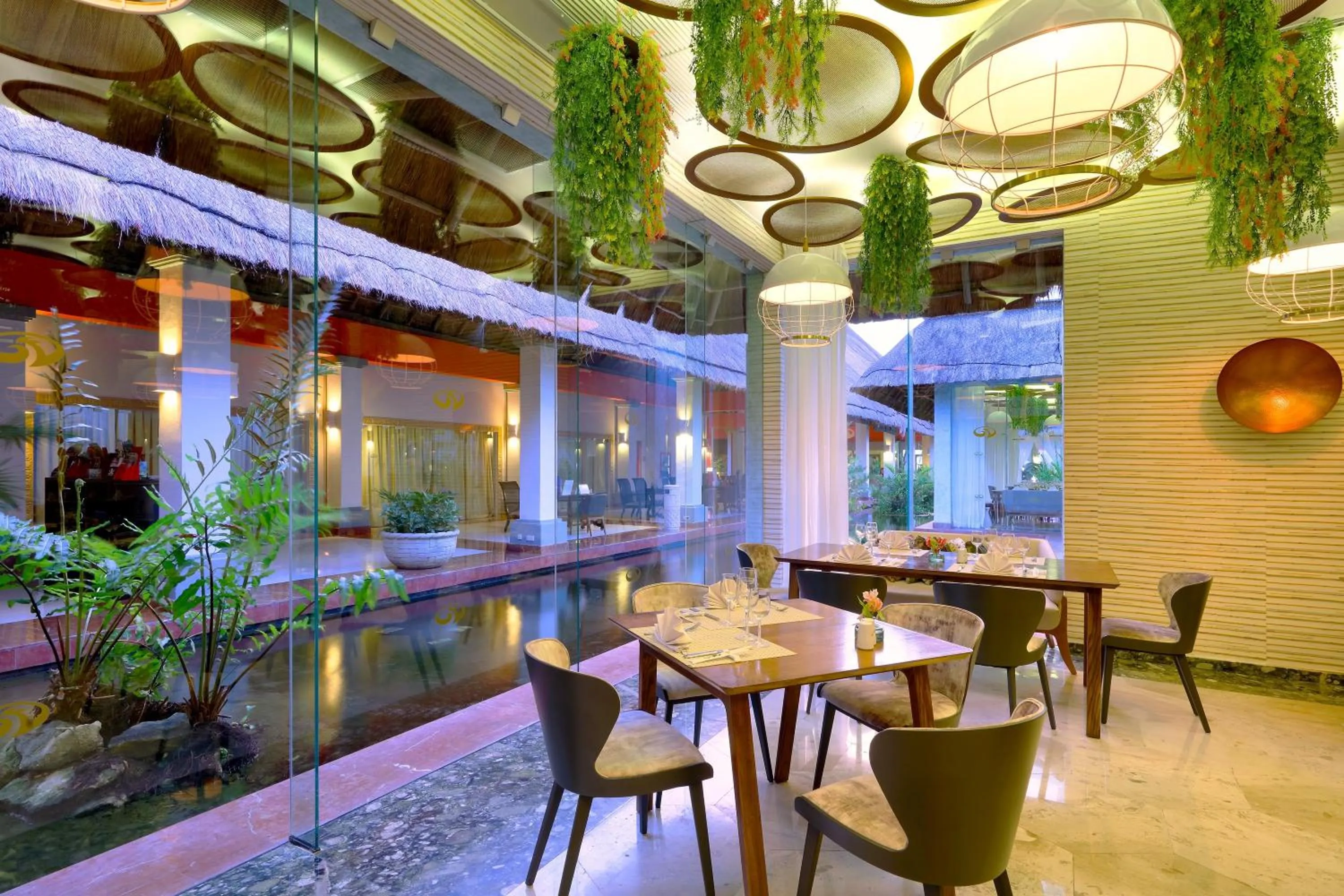 Restaurant/places to eat in Family Selection at Grand Palladium Kantenah Resort & Spa - All Inclusive