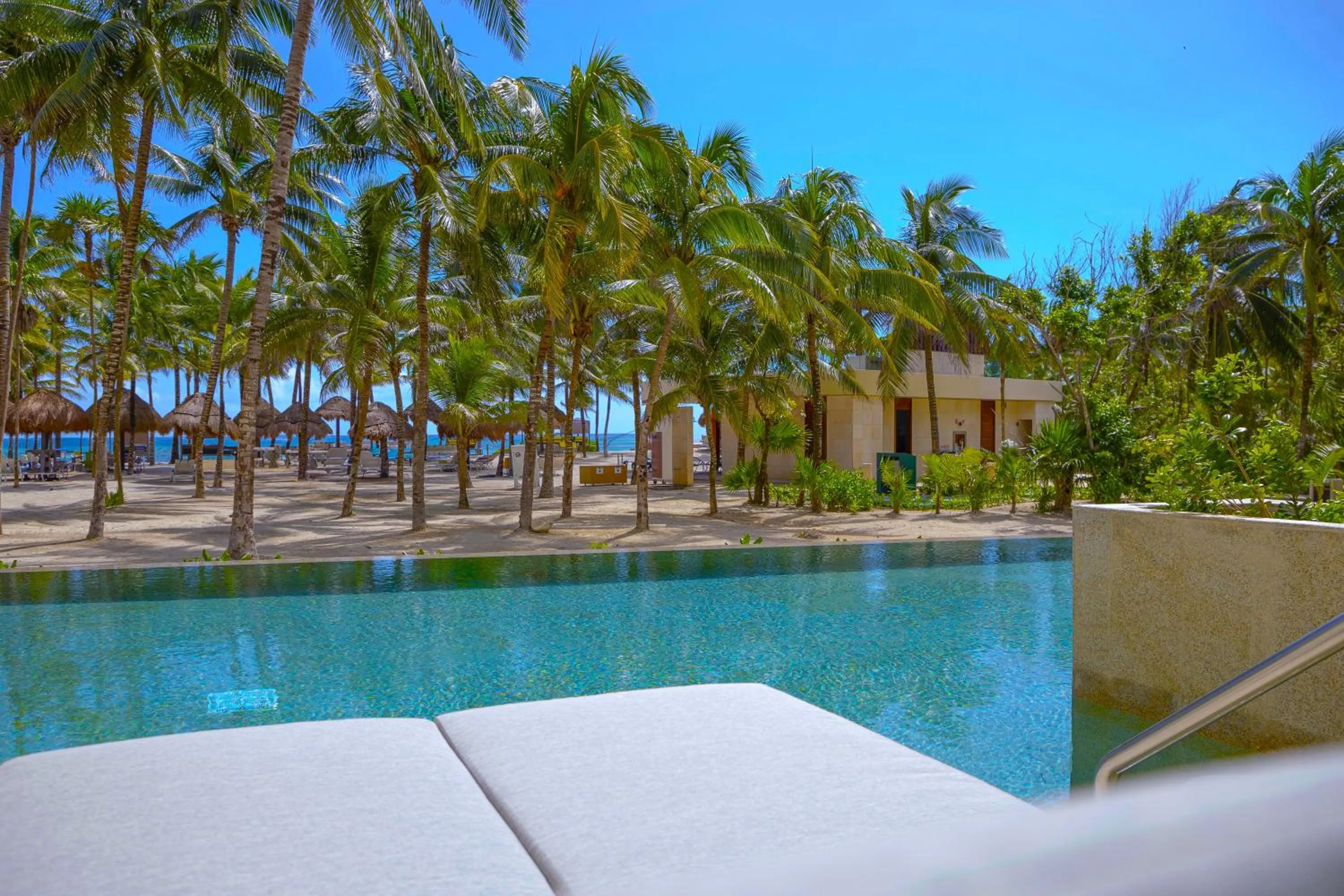 Swimming pool in Family Selection at Grand Palladium Kantenah Resort & Spa - All Inclusive