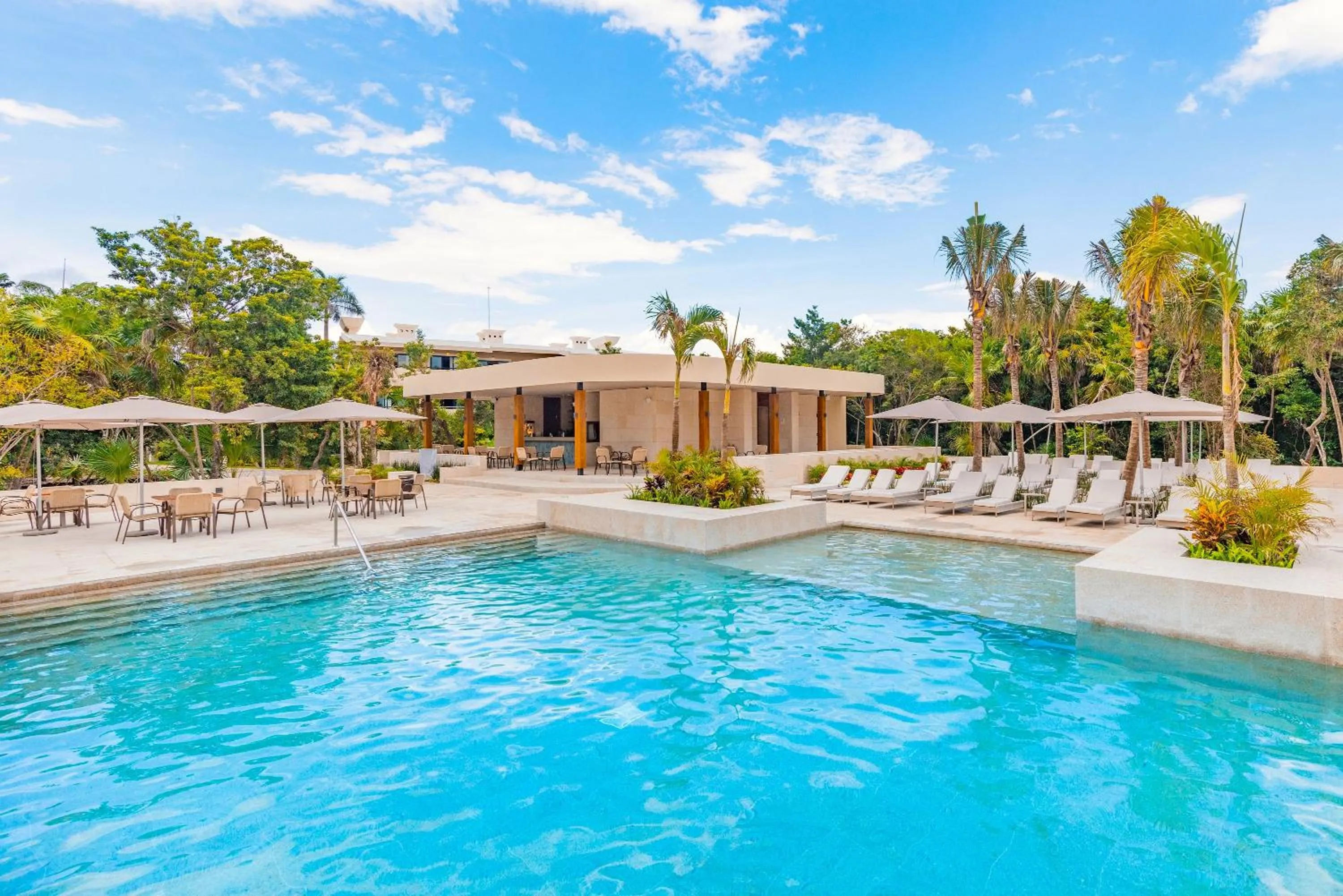 Swimming pool in Family Selection at Grand Palladium Kantenah Resort & Spa - All Inclusive