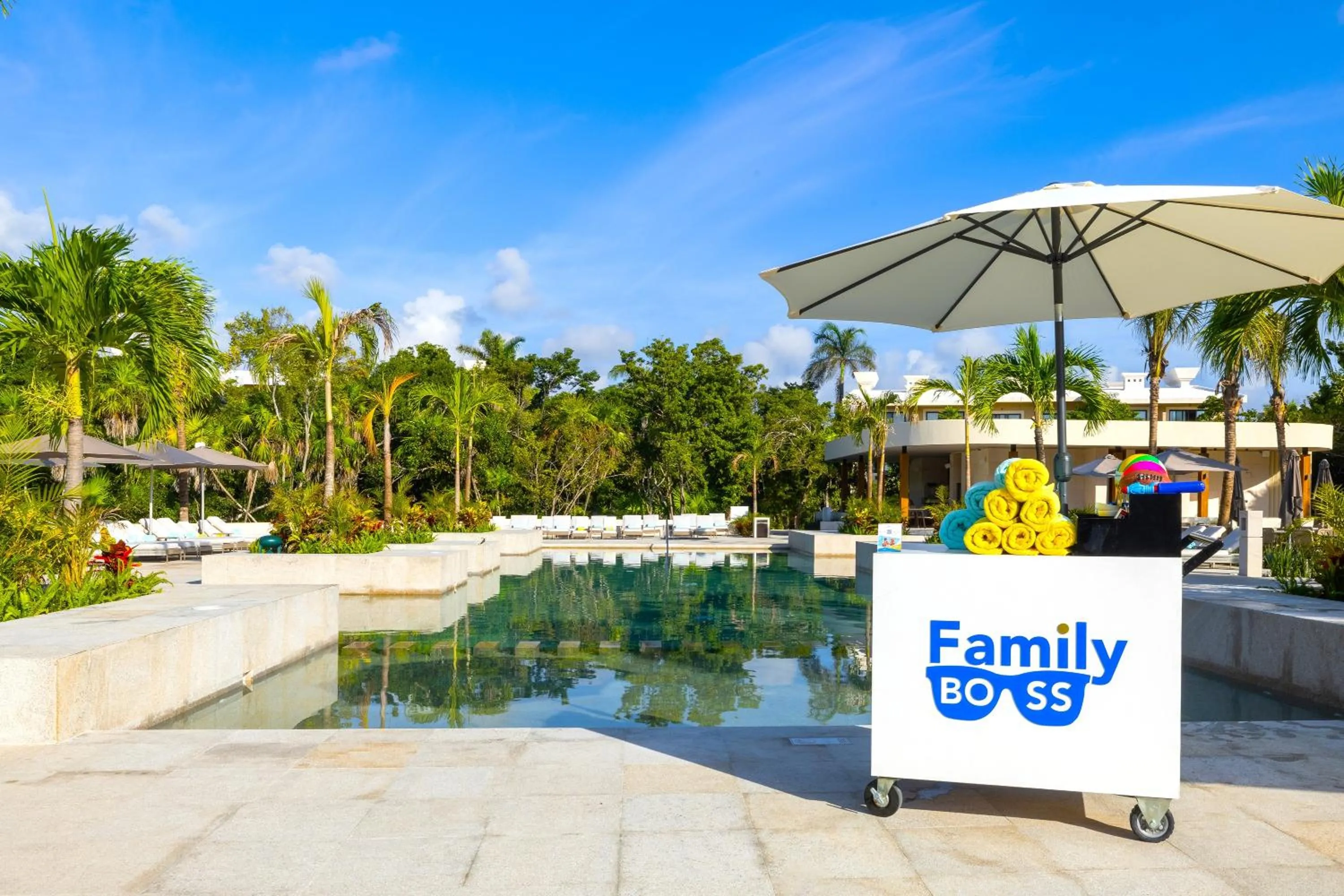 Swimming pool in Family Selection at Grand Palladium Kantenah Resort & Spa - All Inclusive