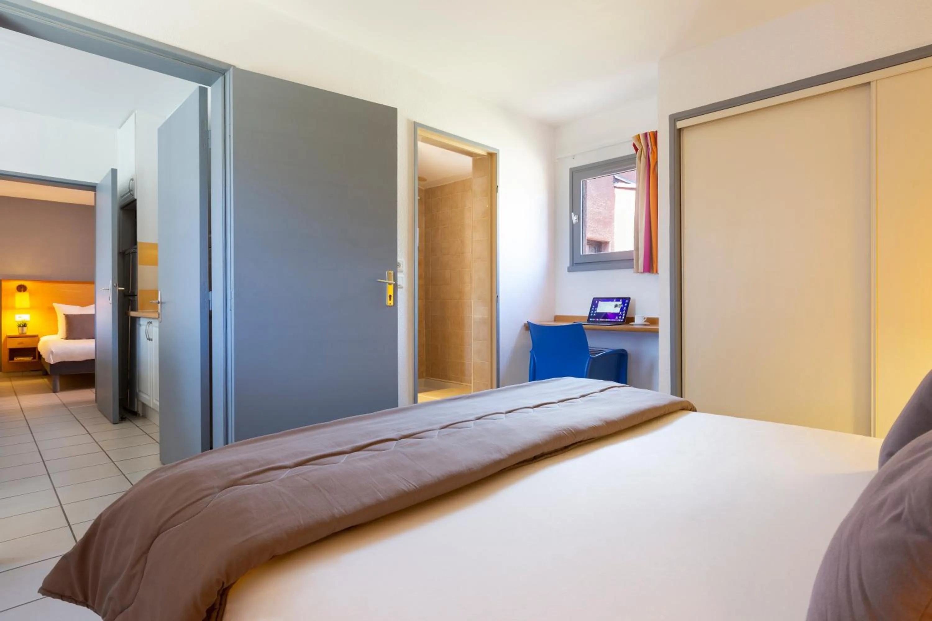 Bedroom, Bed in SOWELL HÔTELS Les Jardins du Cap