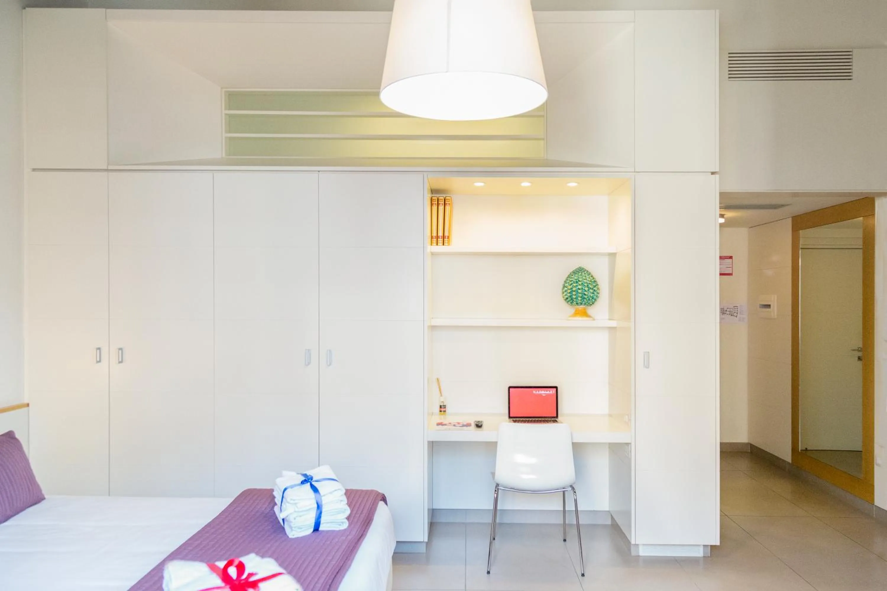 Photo of the whole room in Napolart