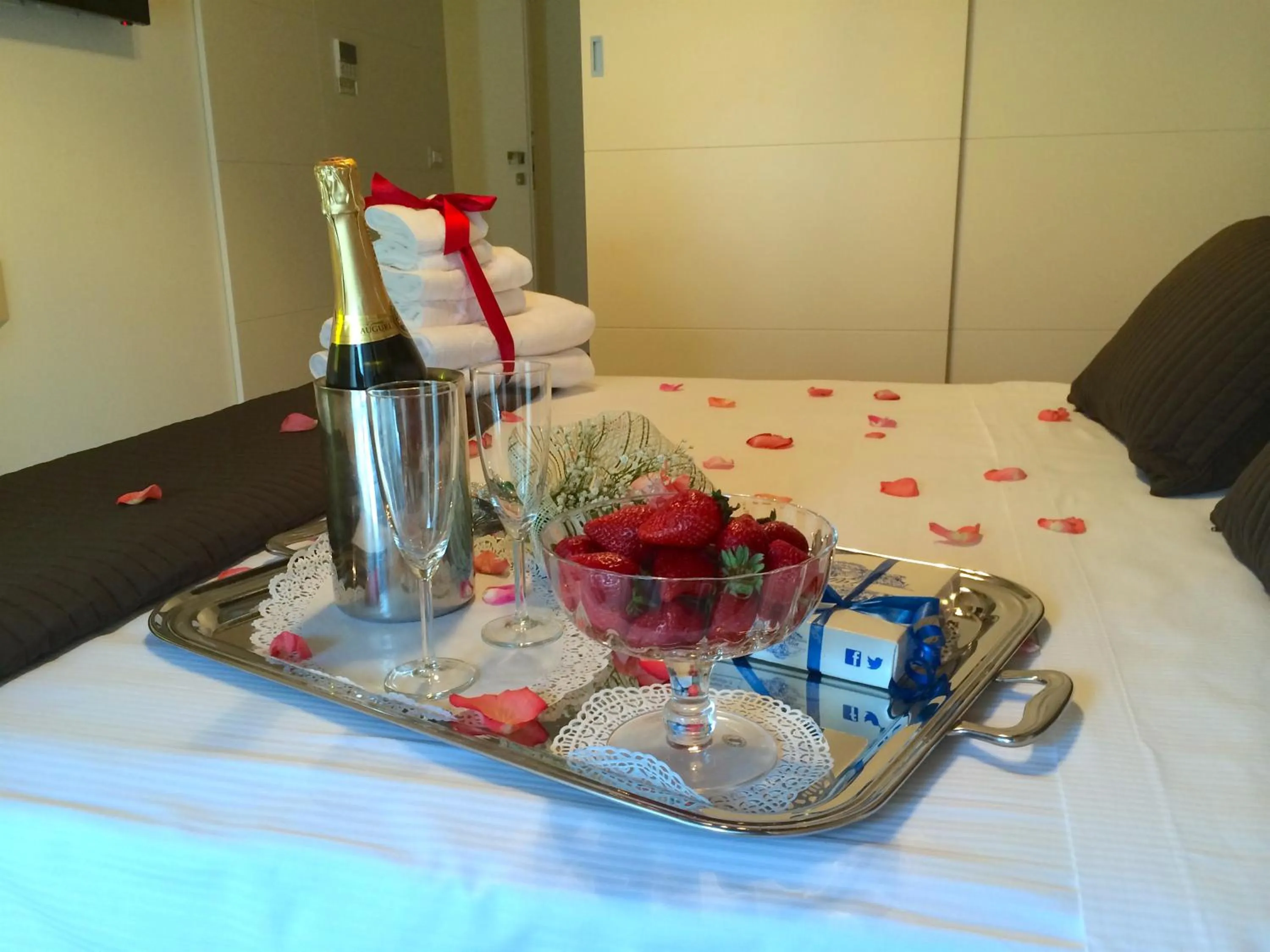 Other, Bed in Napolart