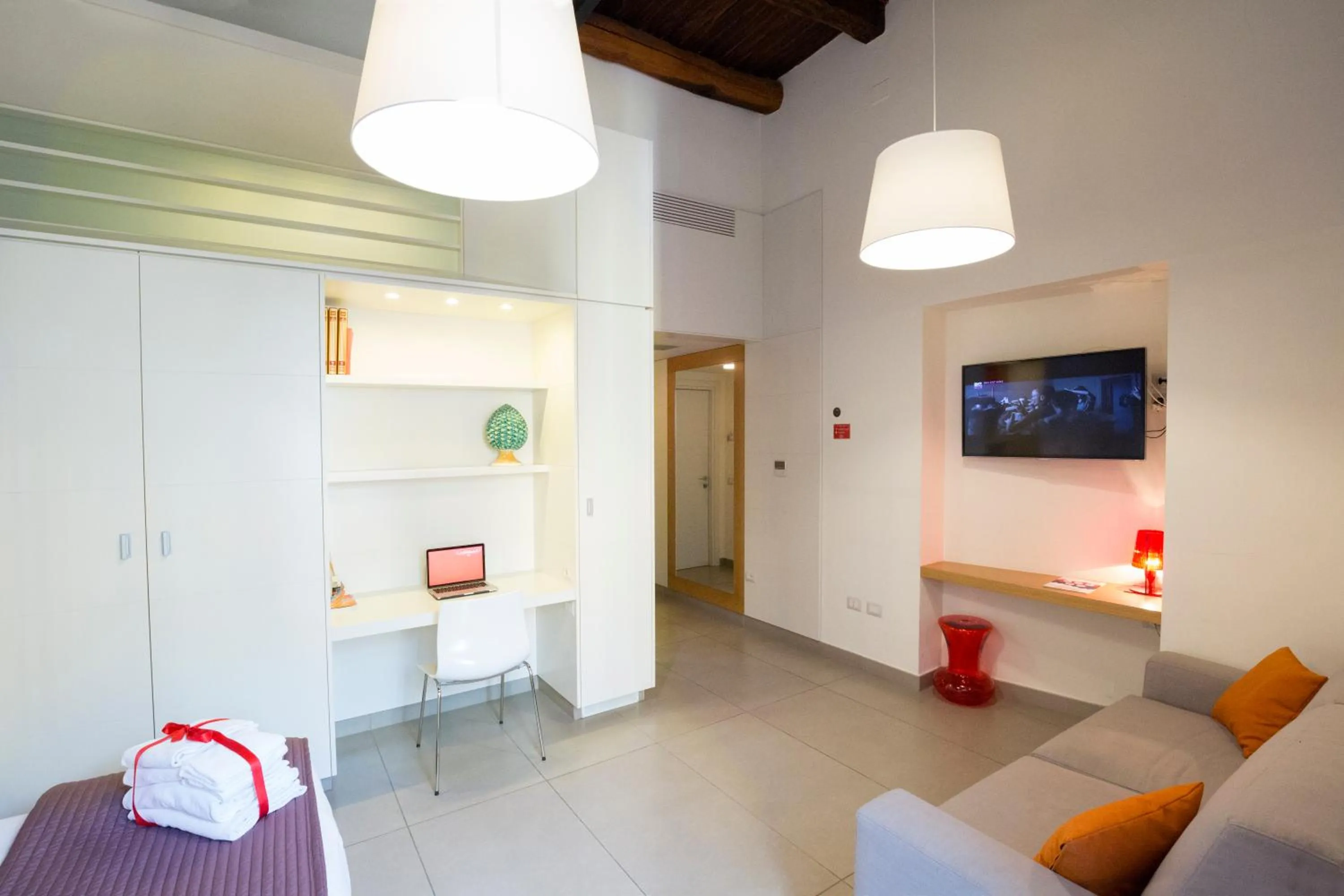 Photo of the whole room in Napolart