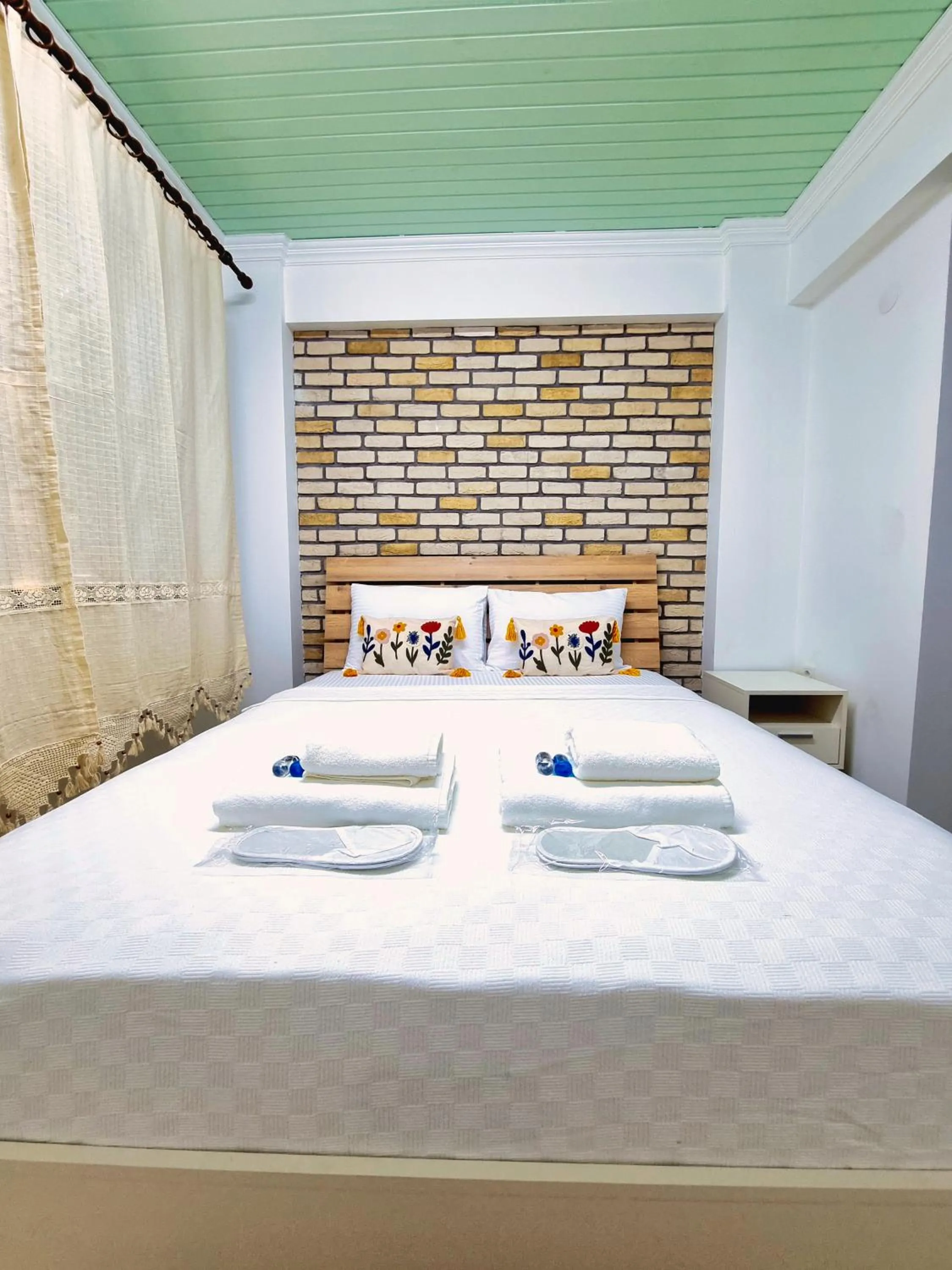 Bed in Paradise İmroz Butik Otel