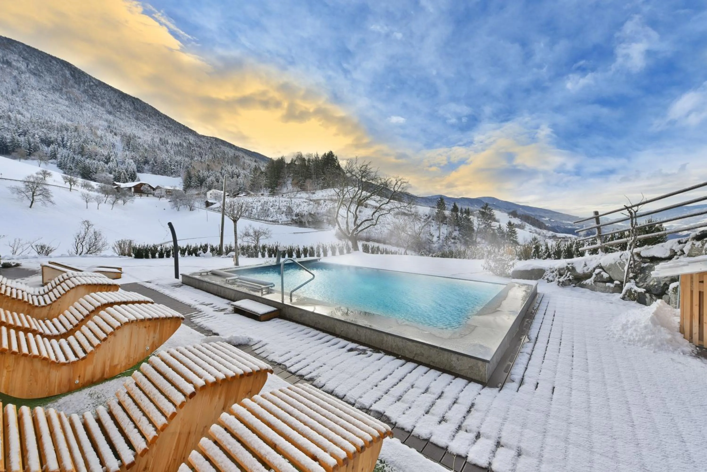 Pool view in Hotel Torgglerhof