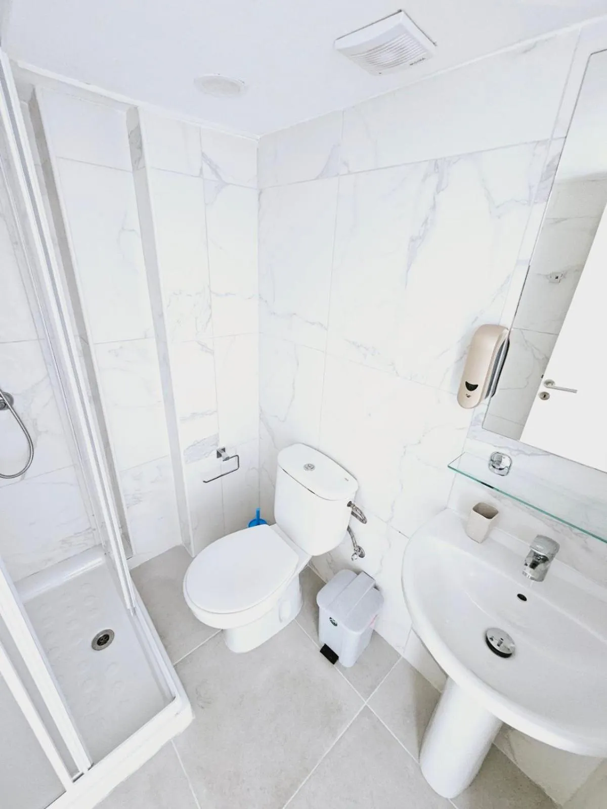 Bathroom in Stephanie City Apartments