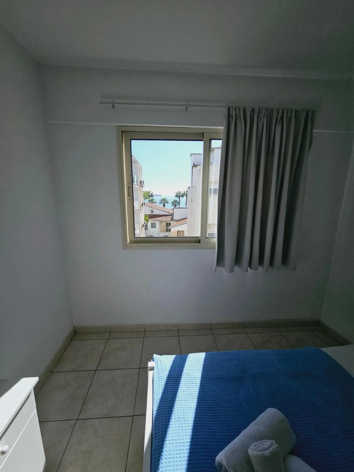 Bedroom, Bed in Stephanie City Apartments