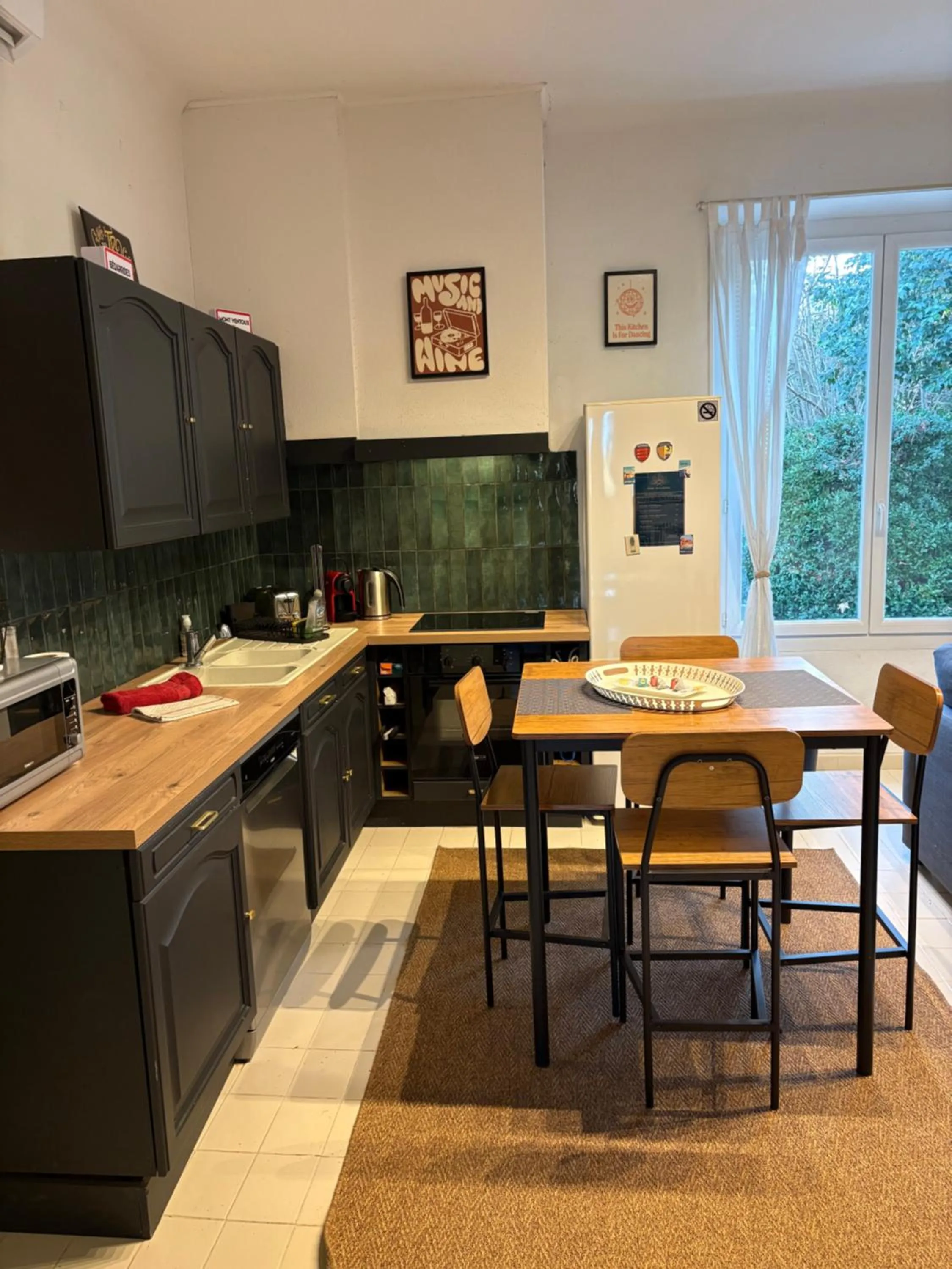 Dining area in Mas de L'isle