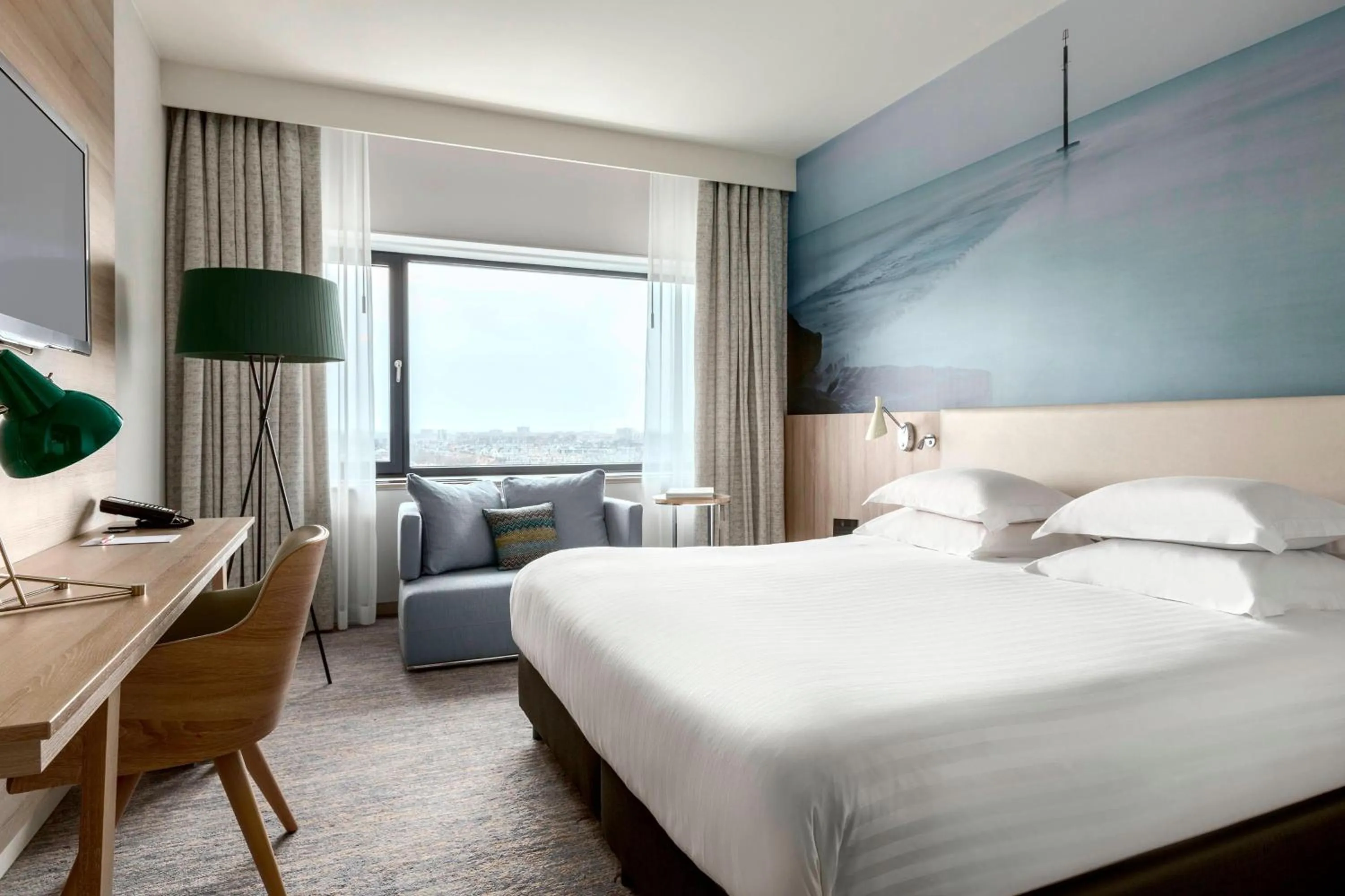 Photo of the whole room, Bed in Marriott Hotel The Hague