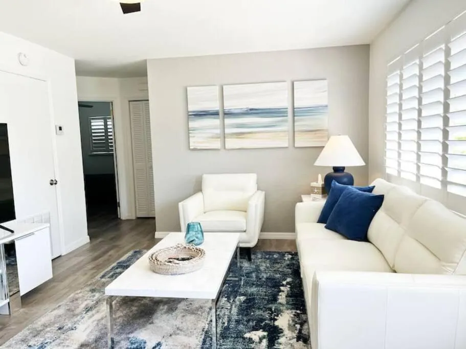 Modern Apartment - 3 of 4