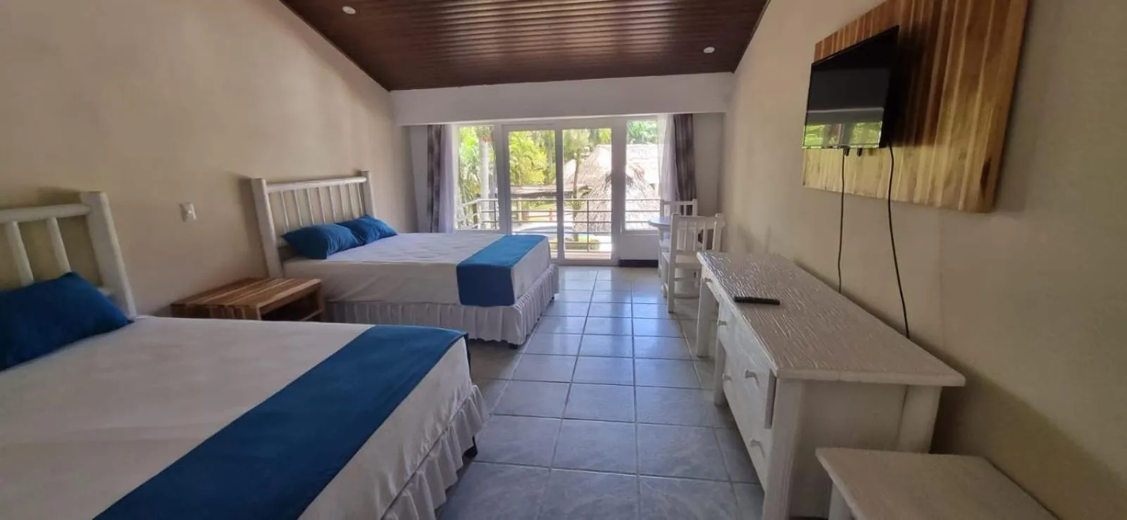 Bed in Hotel MarBrissa