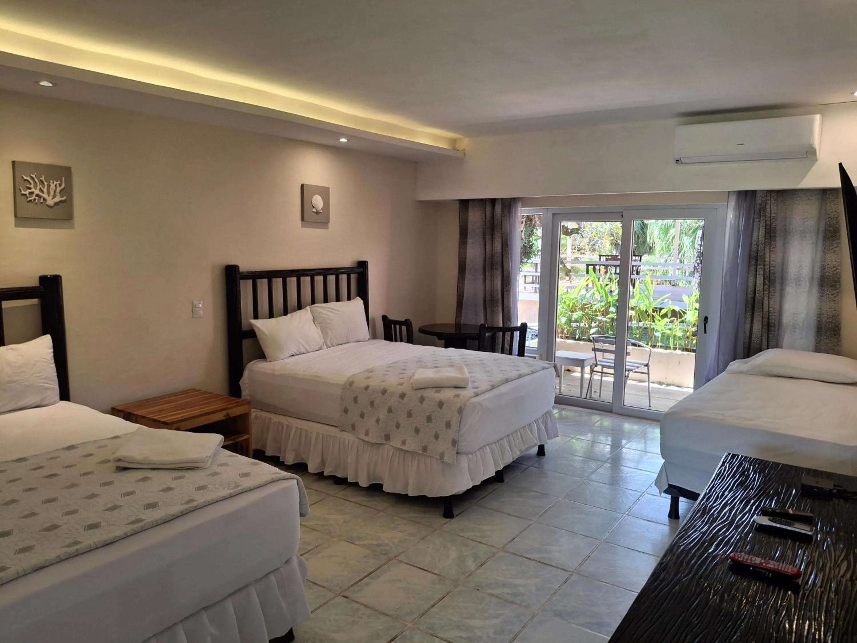 Bed in Hotel MarBrissa