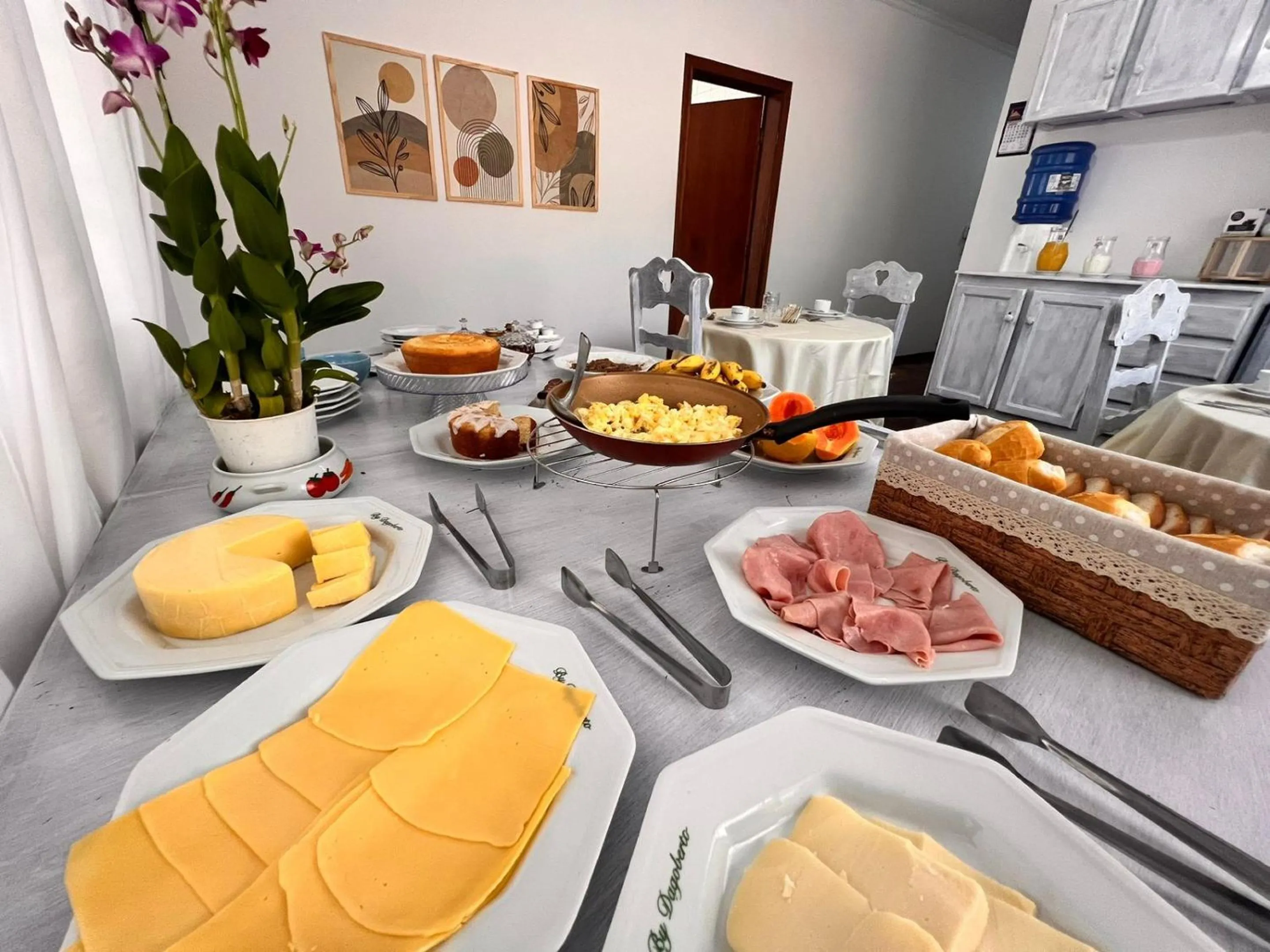 Food and drinks in Residencia Dago Suítes