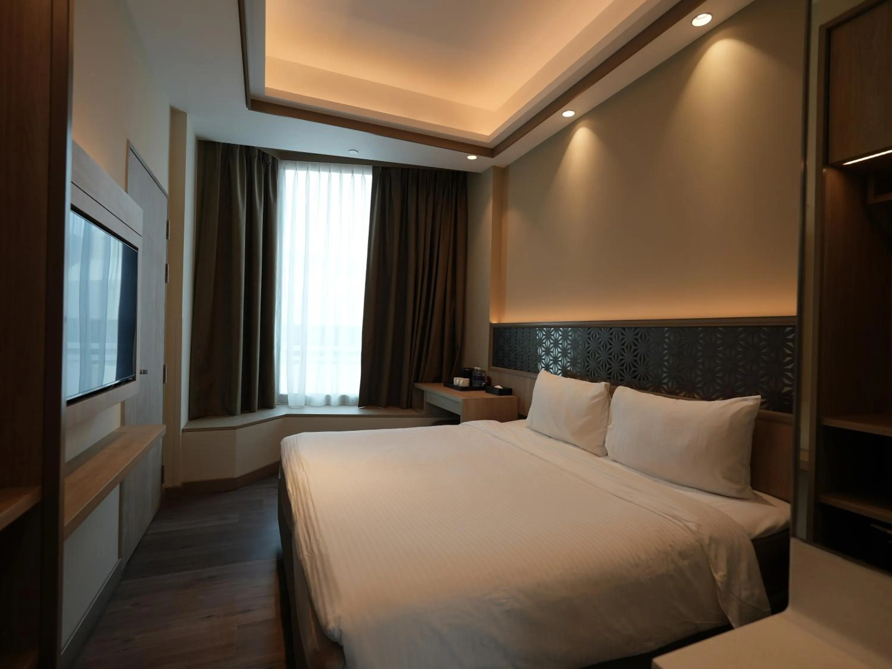 Bedroom, Bed in Aqueen Prestige Hotel Jalan Besar
