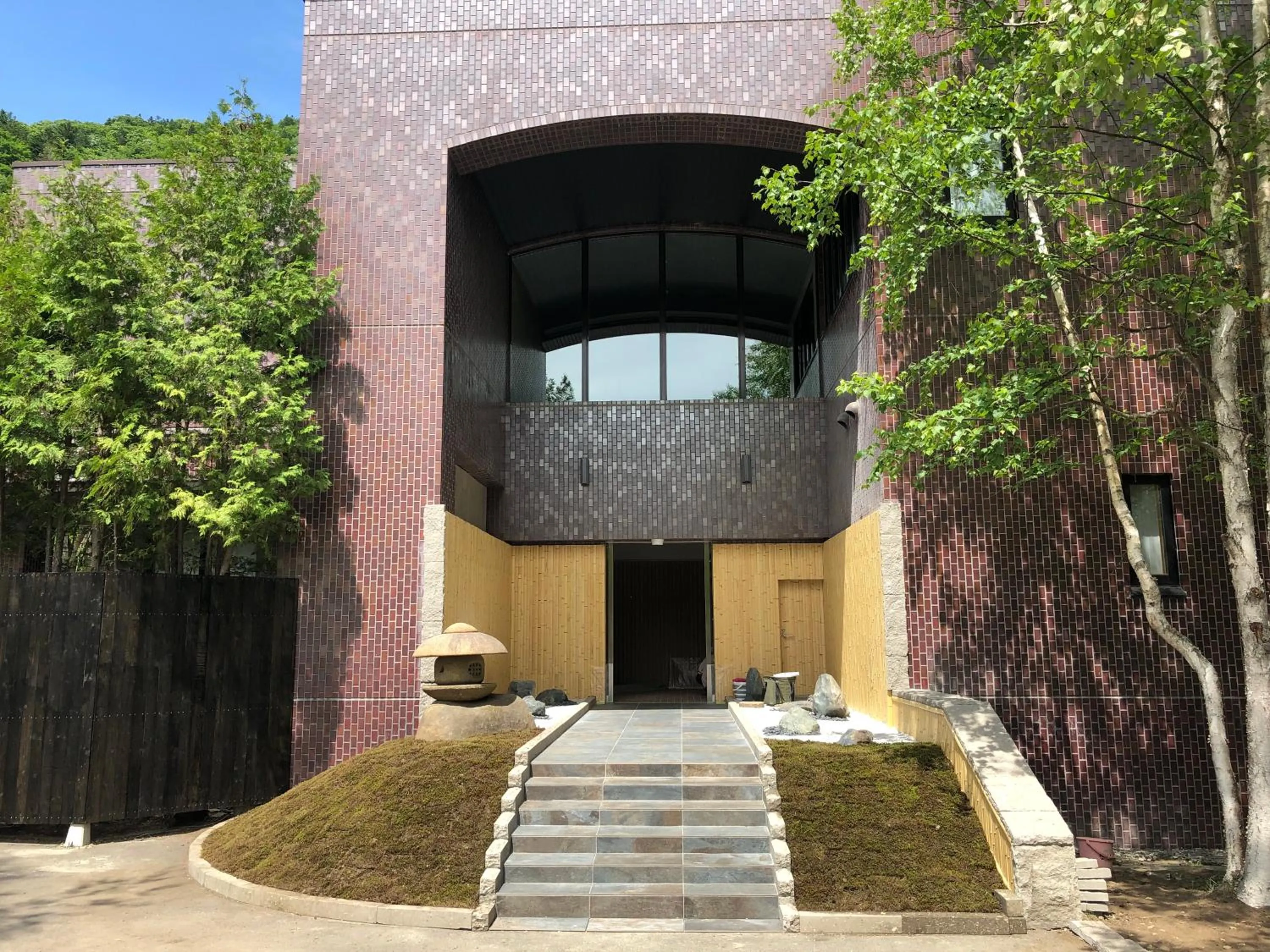 Facade/entrance in Suigan