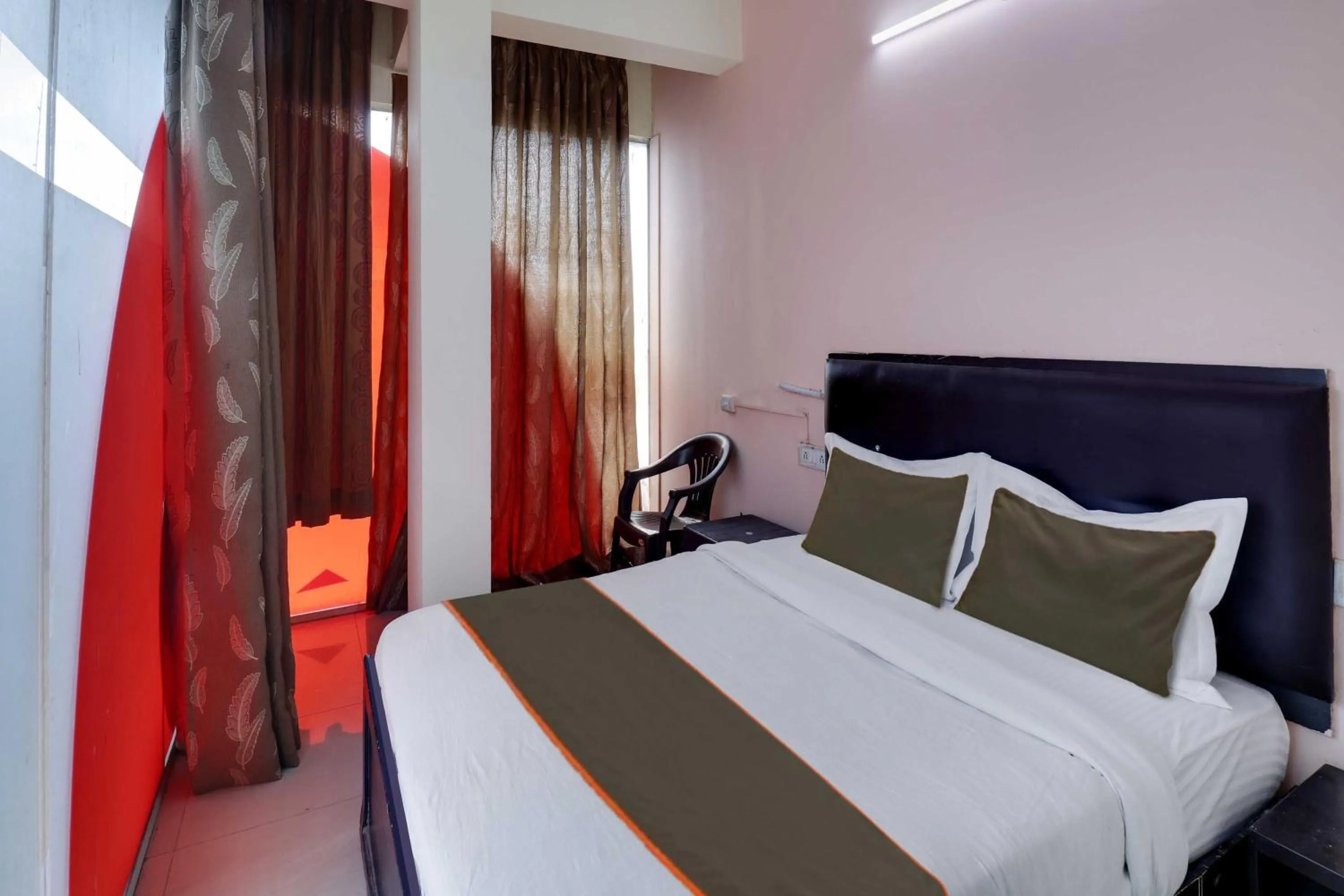 Bedroom, Bed in Hotel O Royal Galaxy